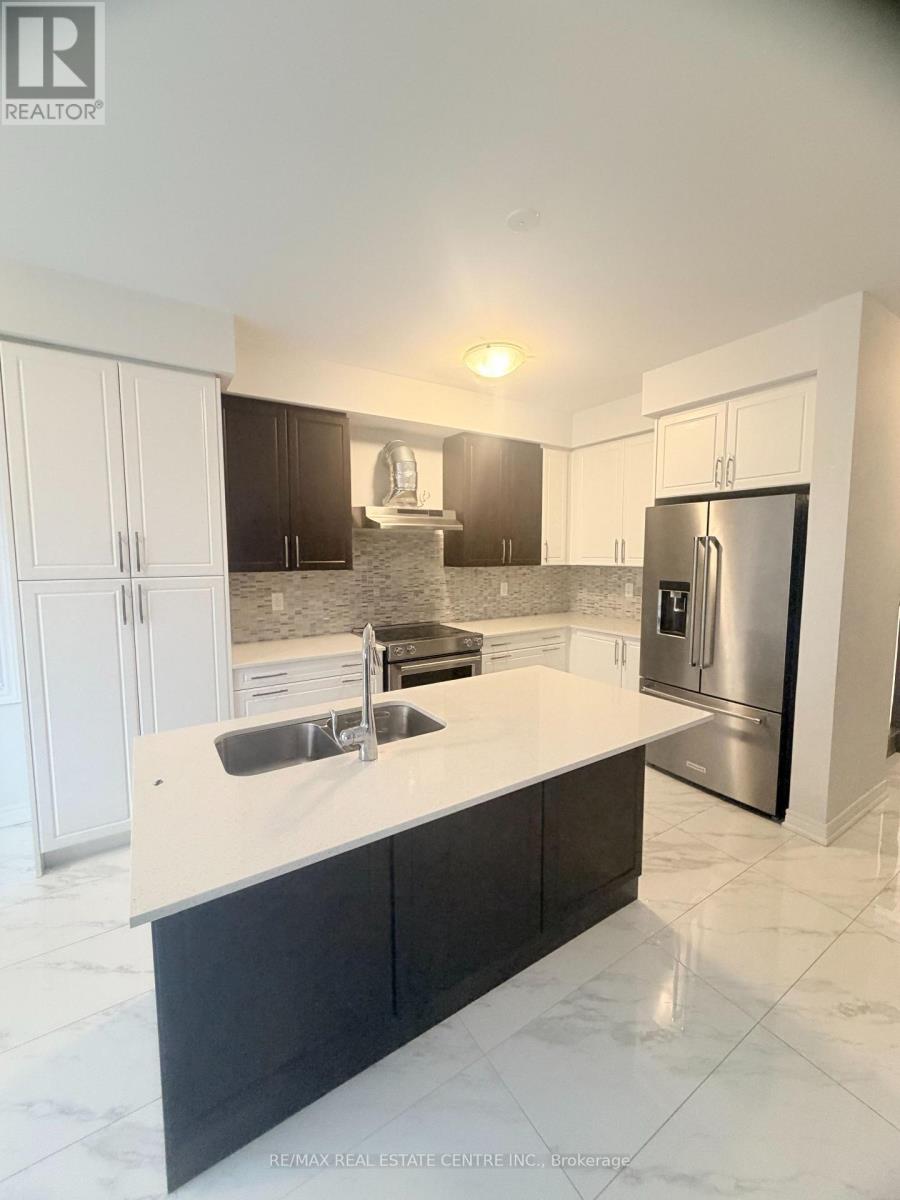 53 Woolacott Lane, Clarington, Ontario  L1C 7H1 - Photo 11 - E12503202