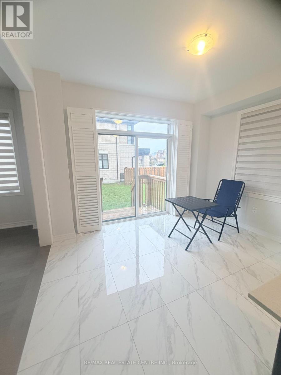 53 Woolacott Lane, Clarington, Ontario  L1C 7H1 - Photo 12 - E12503202