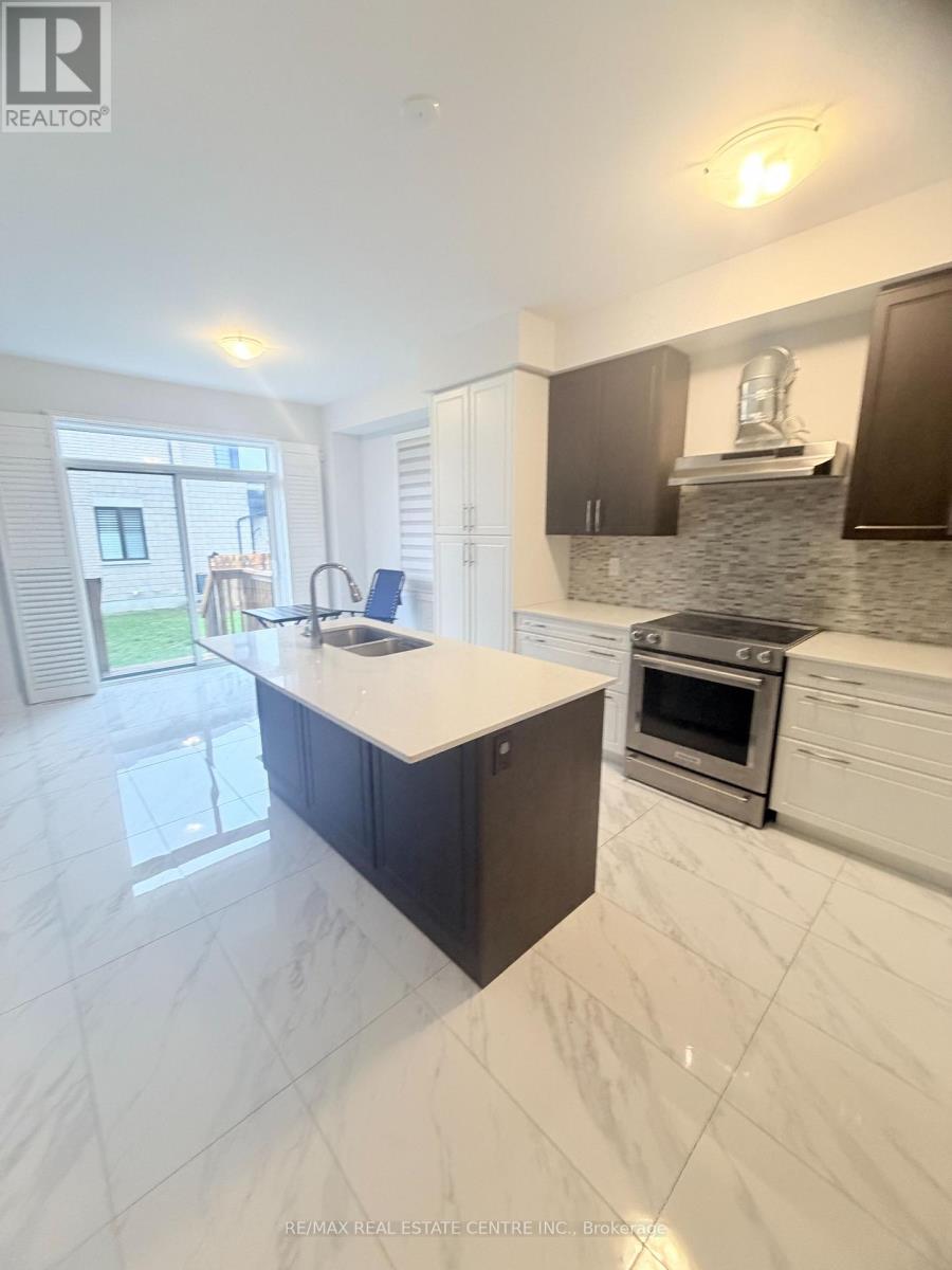 53 Woolacott Lane, Clarington, Ontario  L1C 7H1 - Photo 15 - E12503202