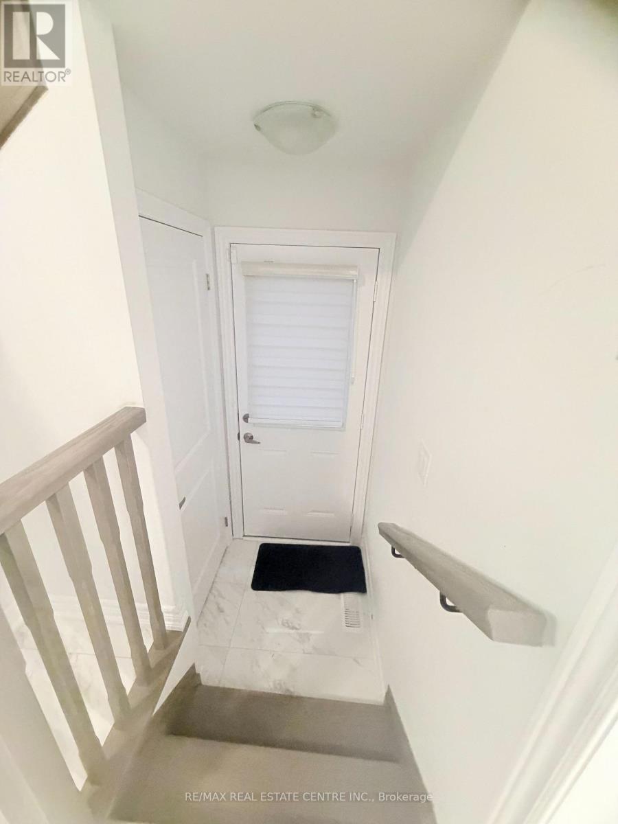 53 Woolacott Lane, Clarington, Ontario  L1C 7H1 - Photo 19 - E12503202