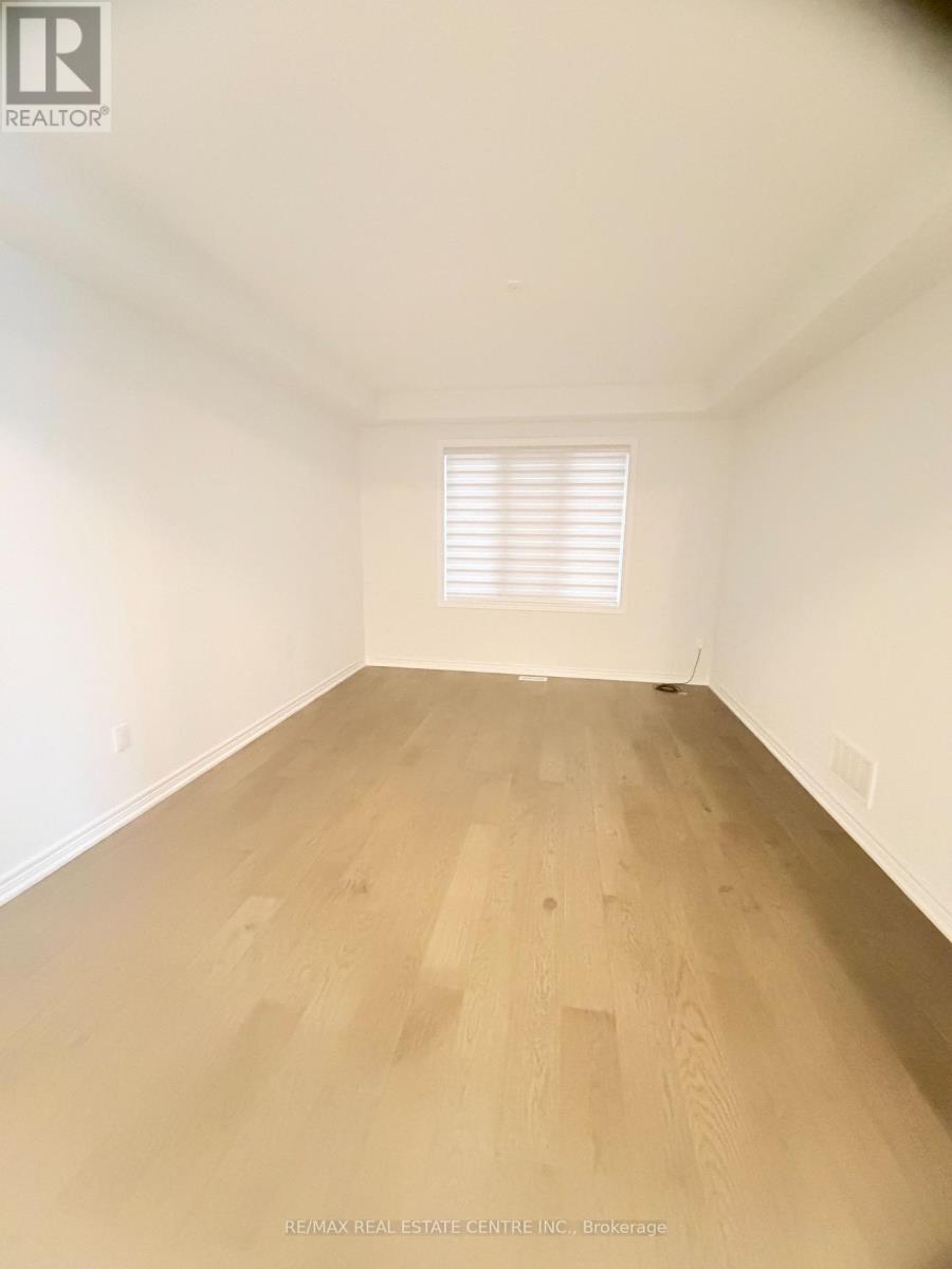 53 Woolacott Lane, Clarington, Ontario  L1C 7H1 - Photo 5 - E12503202