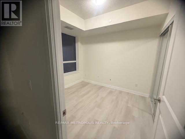 1407 - 3260 Sheppard Avenue E, Toronto, Ontario  M1T 3K3 - Photo 3 - E12503226