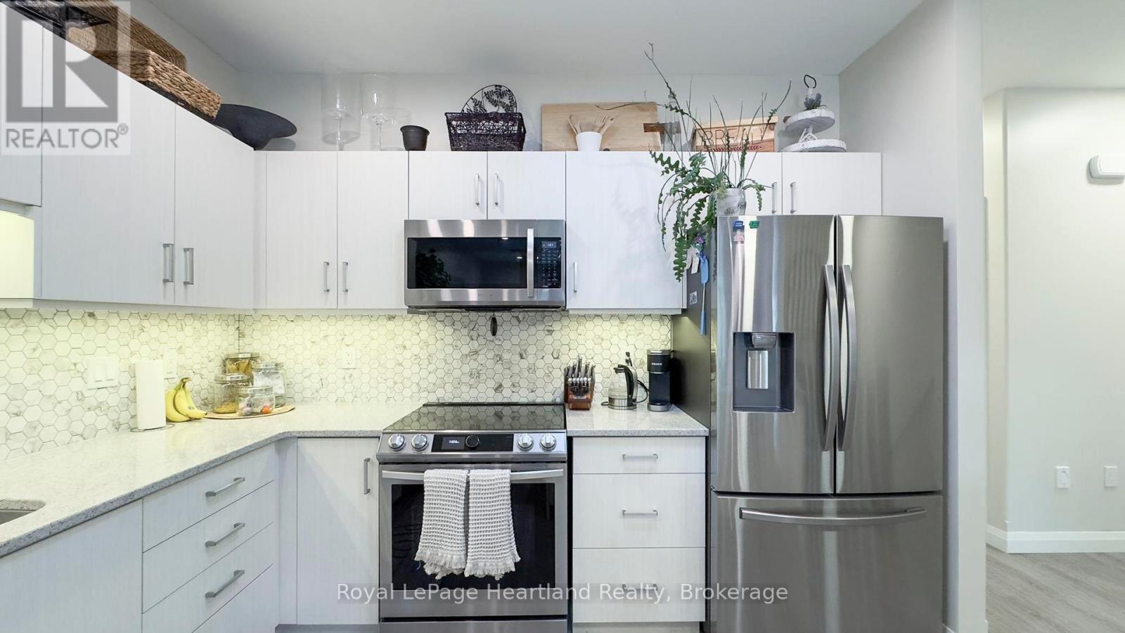 84 Rowe Avenue, South Huron, Ontario  N0M 1S1 - Photo 11 - X12037912