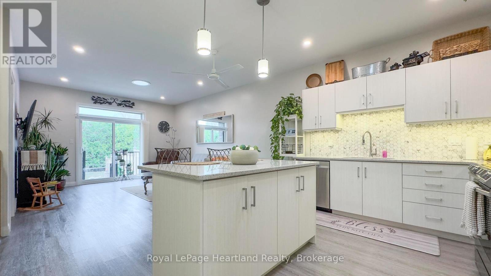 84 Rowe Avenue, South Huron, Ontario  N0M 1S1 - Photo 6 - X12037912