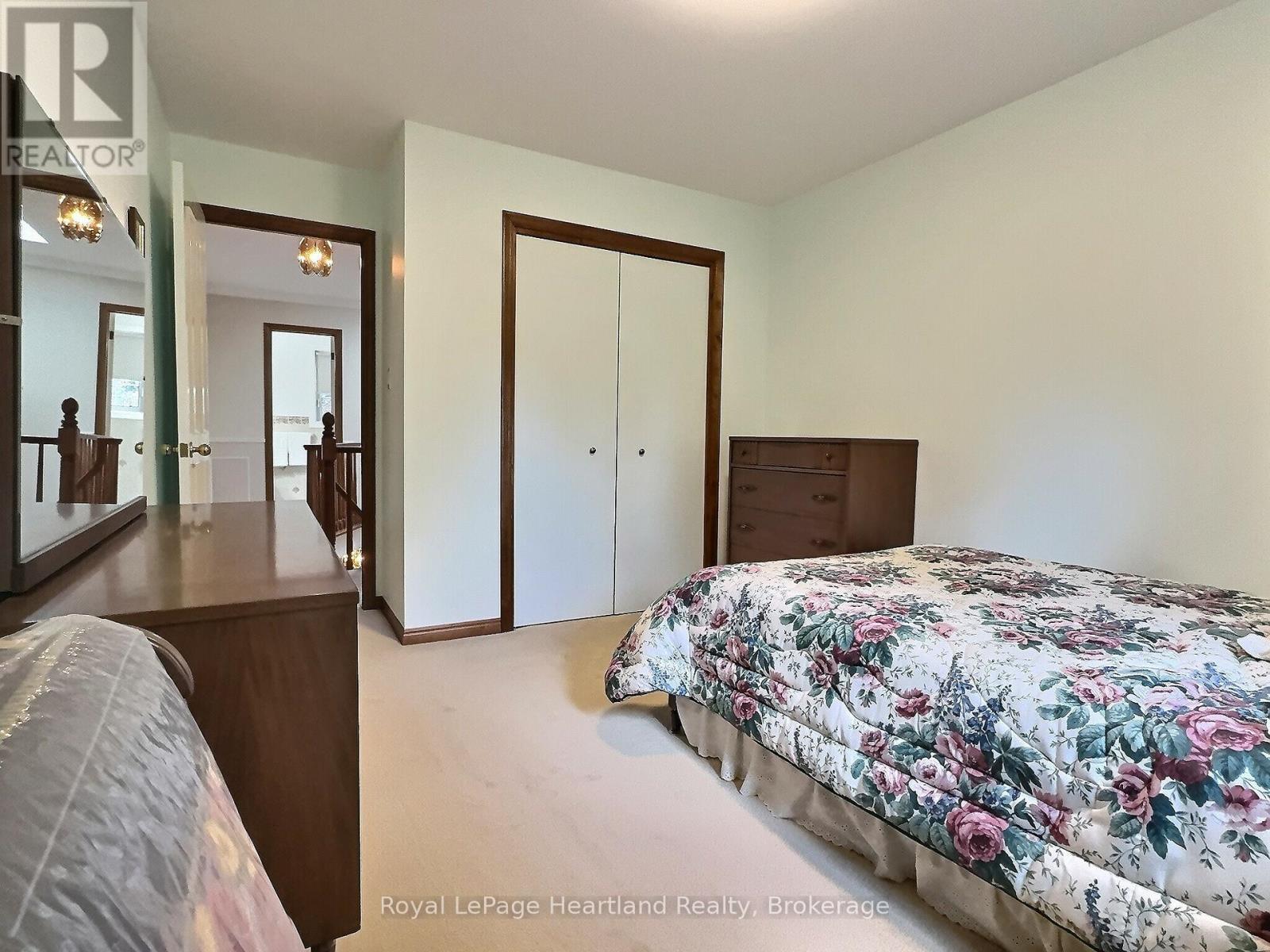 15 Kingscourt Crescent, South Huron, Ontario  N0M 1S1 - Photo 36 - X12317257