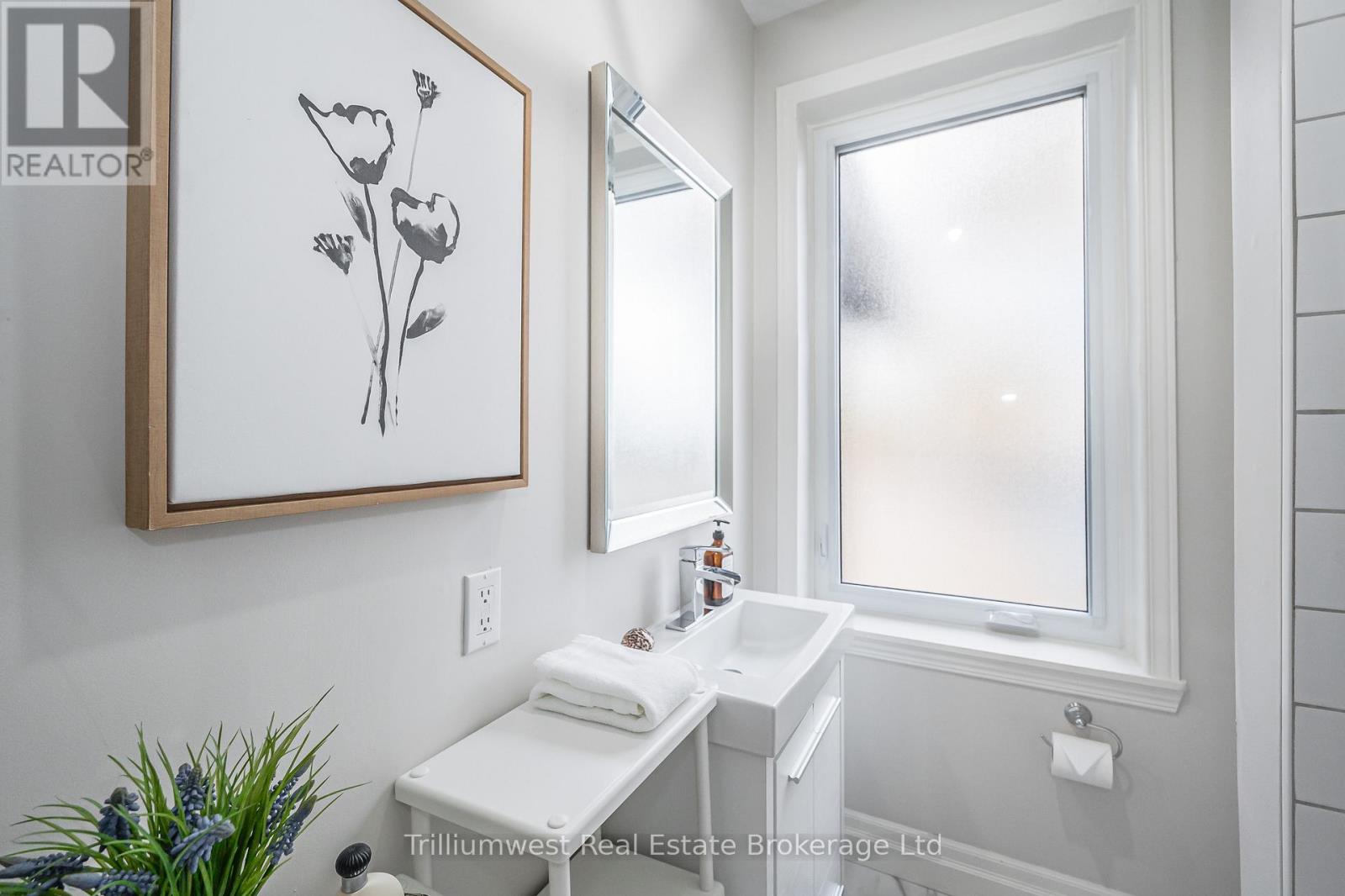 Unit A - 376 York Road, Guelph, Ontario  N1E 3H1 - Photo 18 - X12503412