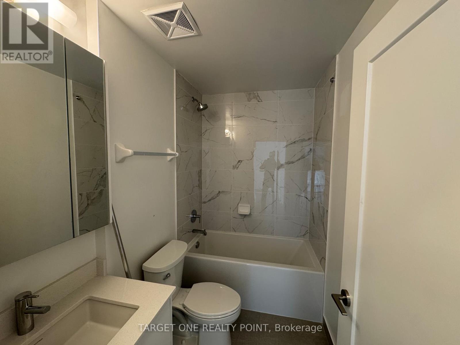 204 - 105 Oneida Crescent, Richmond Hill, Ontario  L4B 0H6 - Photo 10 - N12503150