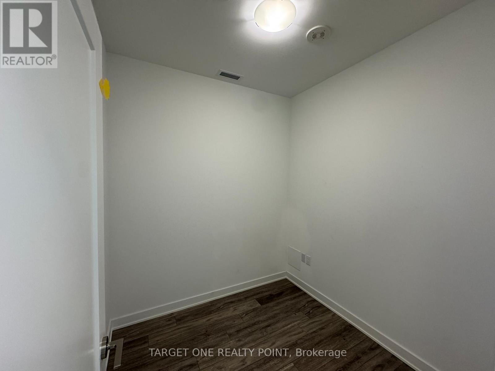 204 - 105 Oneida Crescent, Richmond Hill, Ontario  L4B 0H6 - Photo 6 - N12503150