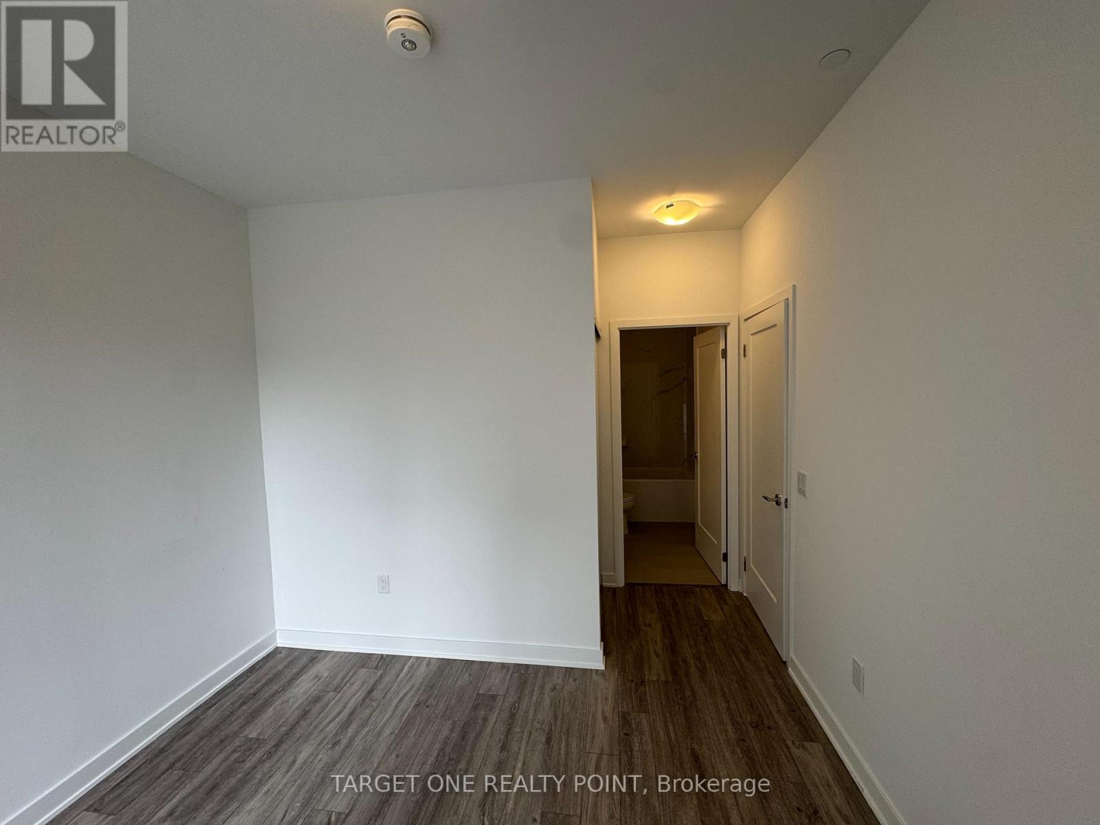 204 - 105 Oneida Crescent, Richmond Hill, Ontario  L4B 0H6 - Photo 9 - N12503150