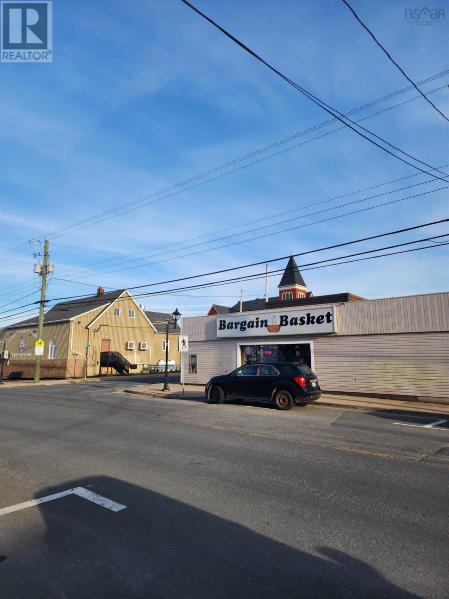 785 Main Street, Sydney Mines, Nova Scotia  B1V 2L7 - Photo 3 - 202527129