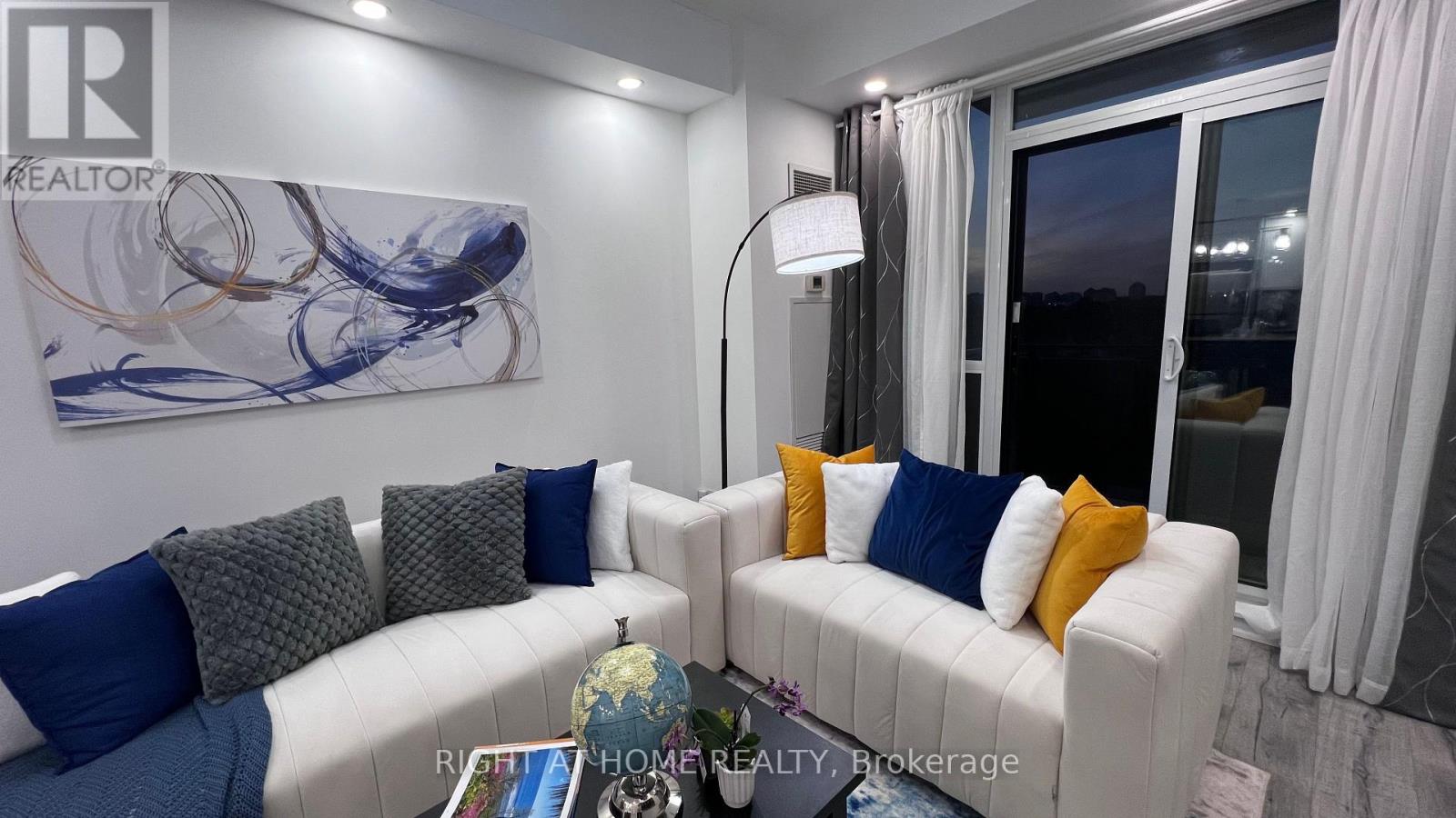 814 - 520 Steeles Avenue W, Vaughan, Ontario  L4J 0H2 - Photo 2 - N12503242