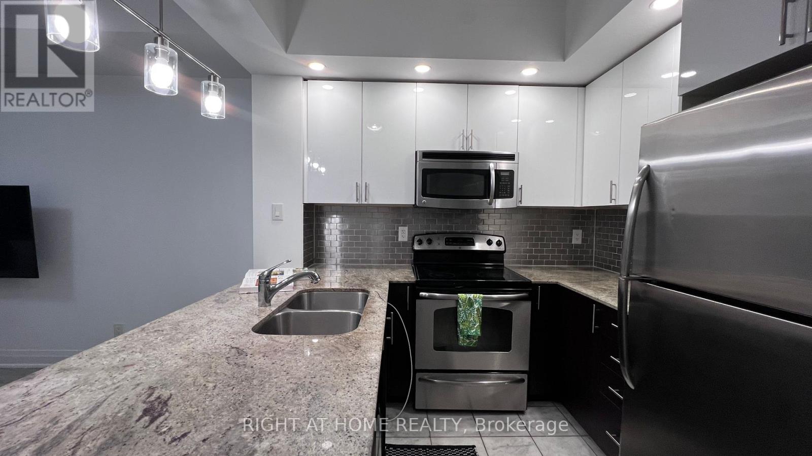 814 - 520 Steeles Avenue W, Vaughan, Ontario  L4J 0H2 - Photo 7 - N12503242