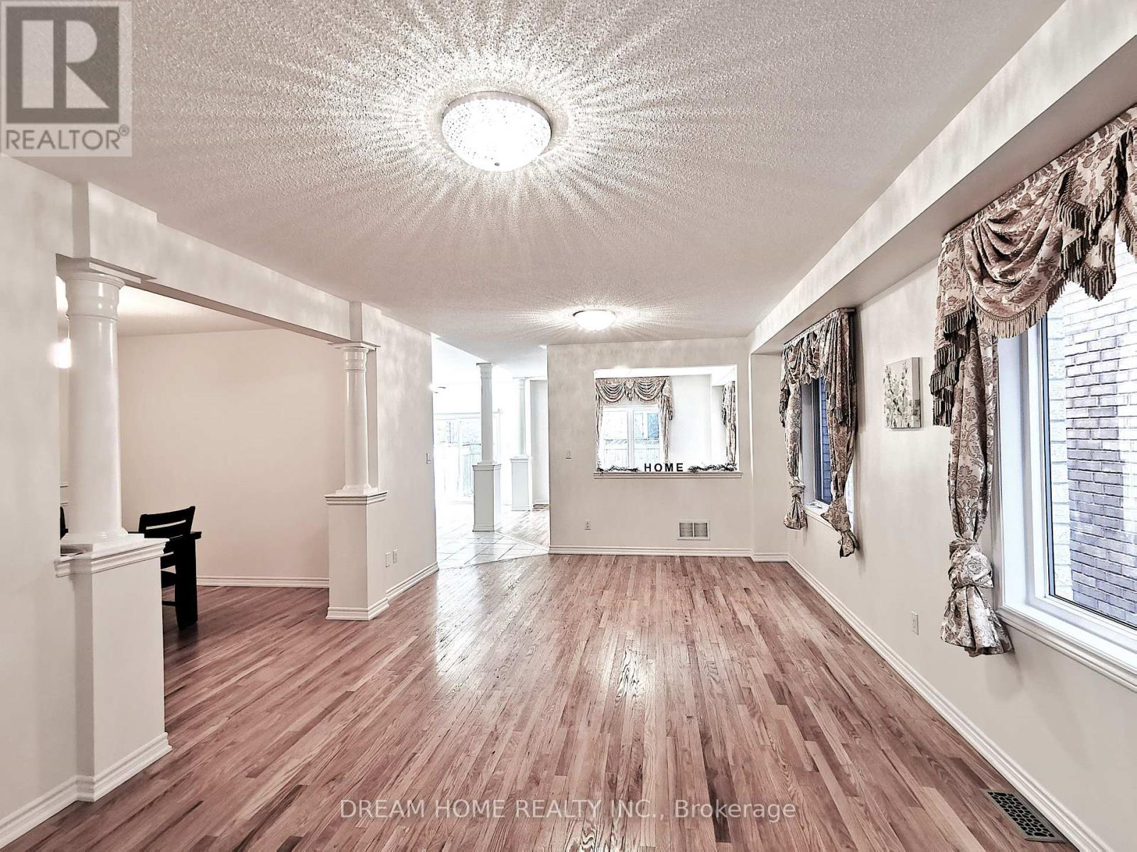 269 Helen Avenue, Markham, Ontario  L3R 1J9 - Photo 3 - N12503260