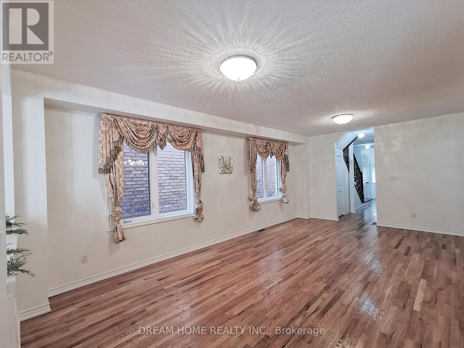 269 Helen Avenue, Markham, Ontario  L3R 1J9 - Photo 8 - N12503260