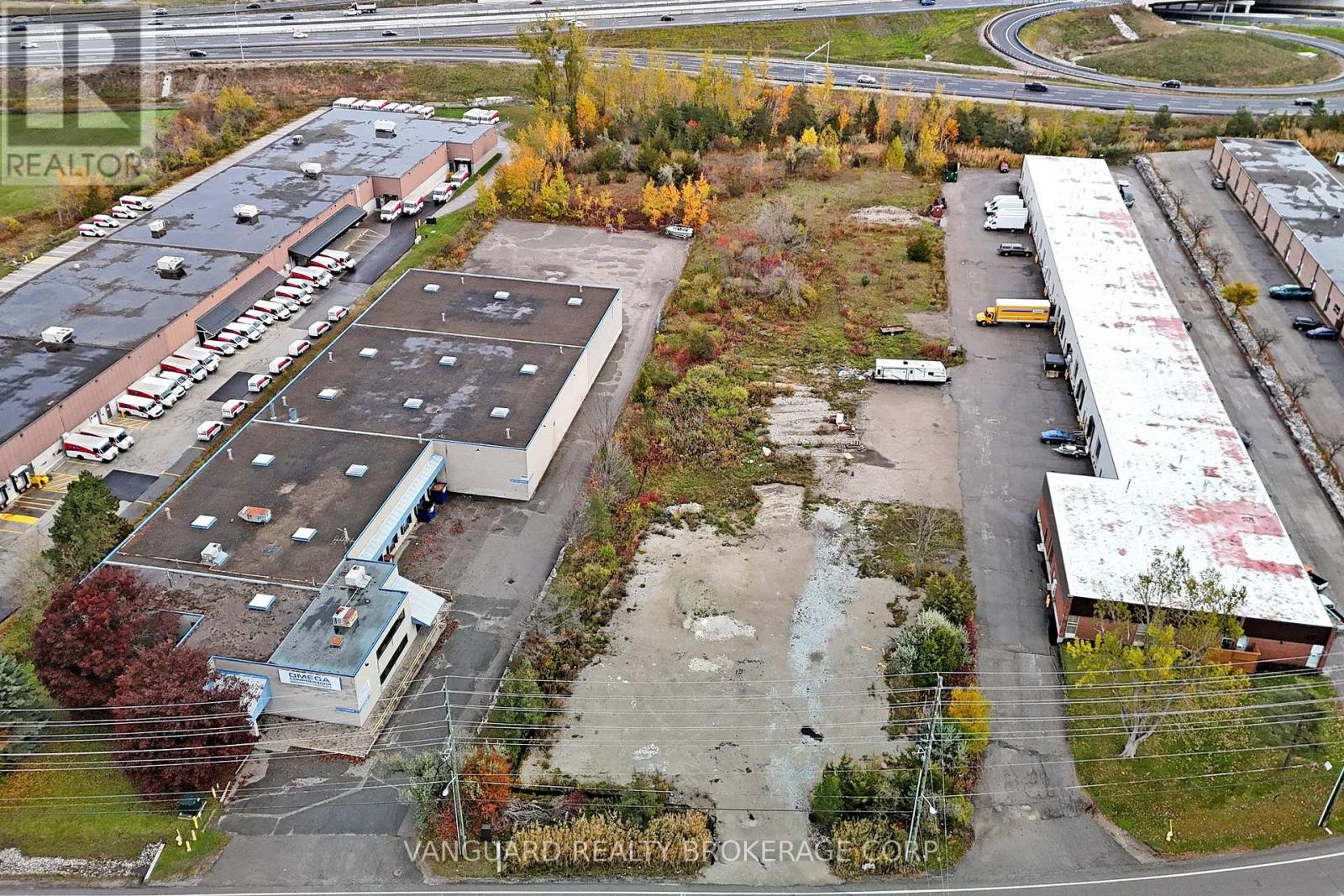 53 Morrow Road, Barrie (0 North), Ontario  L4N 3V7 - Photo 2 - S12503204