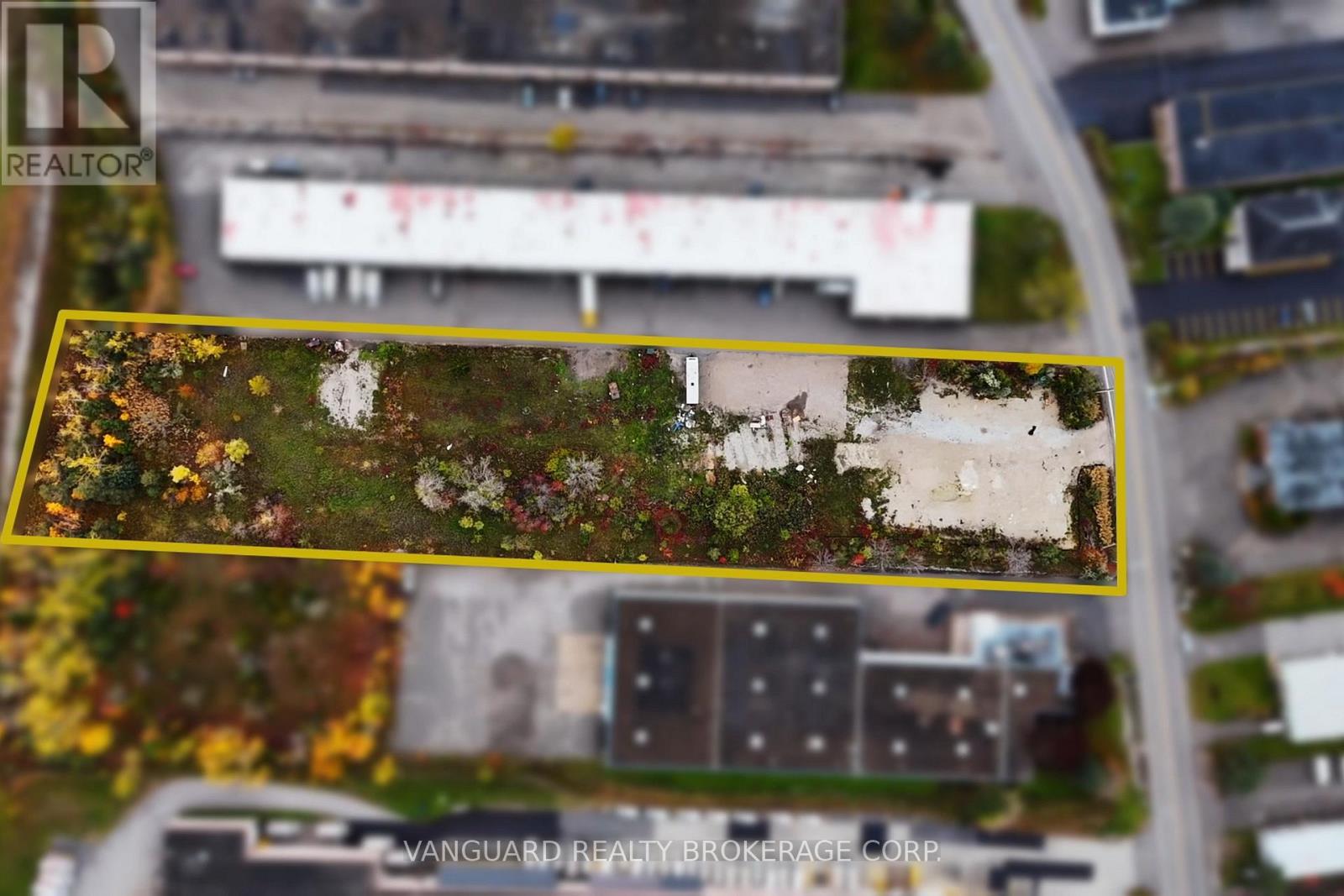 53 Morrow Road, Barrie (0 North), Ontario  L4N 3V7 - Photo 4 - S12503204