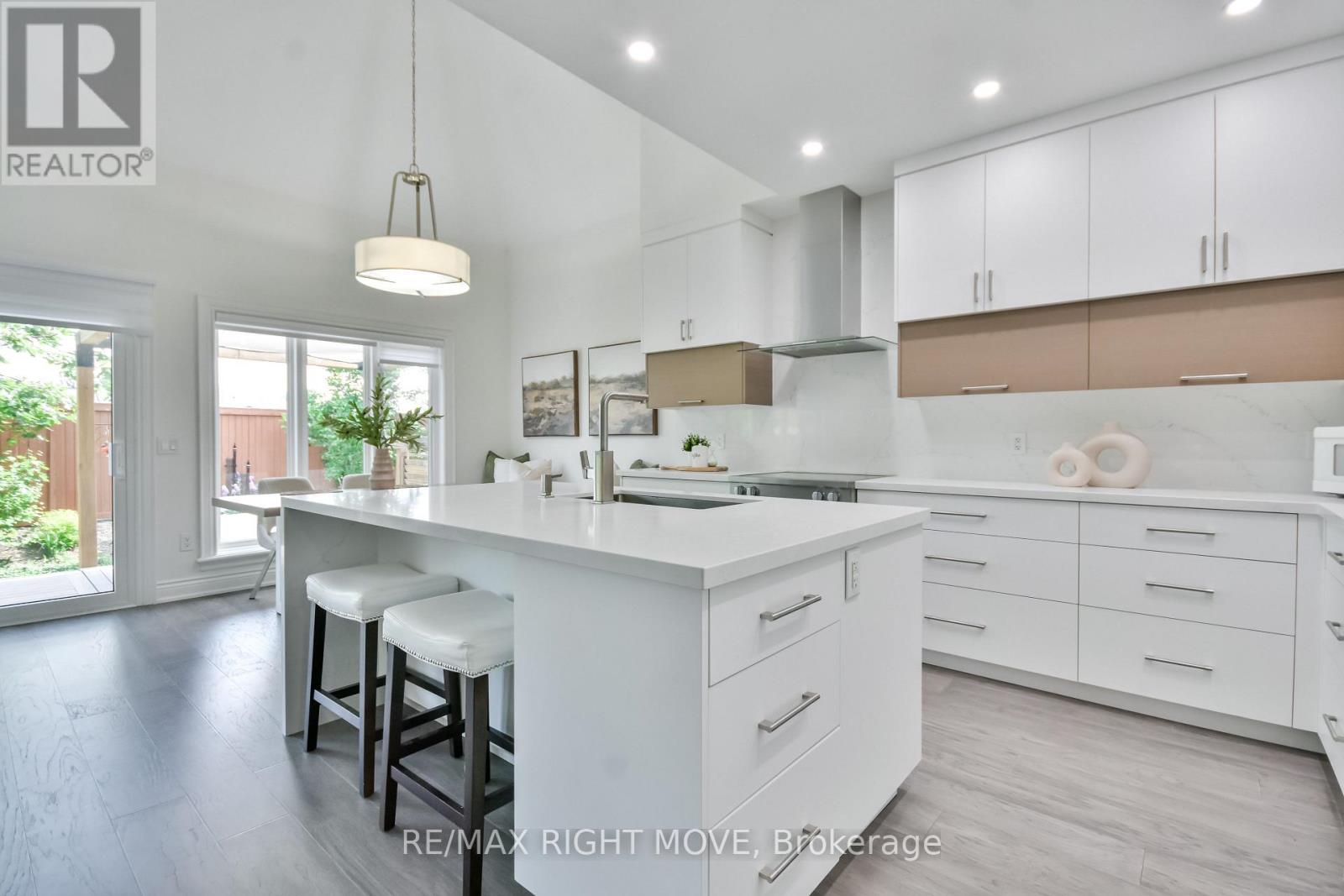 28 - 10 Invermara Court, Orillia, Ontario  L3V 0B7 - Photo 9 - S12503218