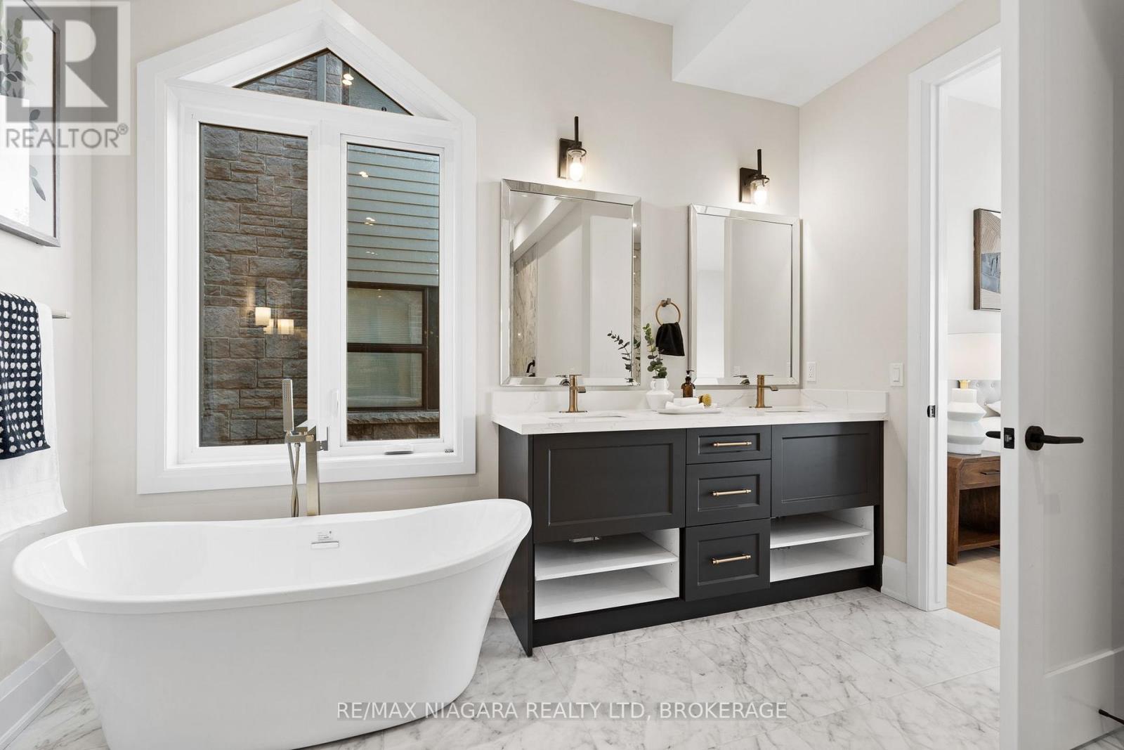 13 Kenmir Avenue, Niagara-On-The-Lake, Ontario L0S 1J0 - Photo 20 - X12503056