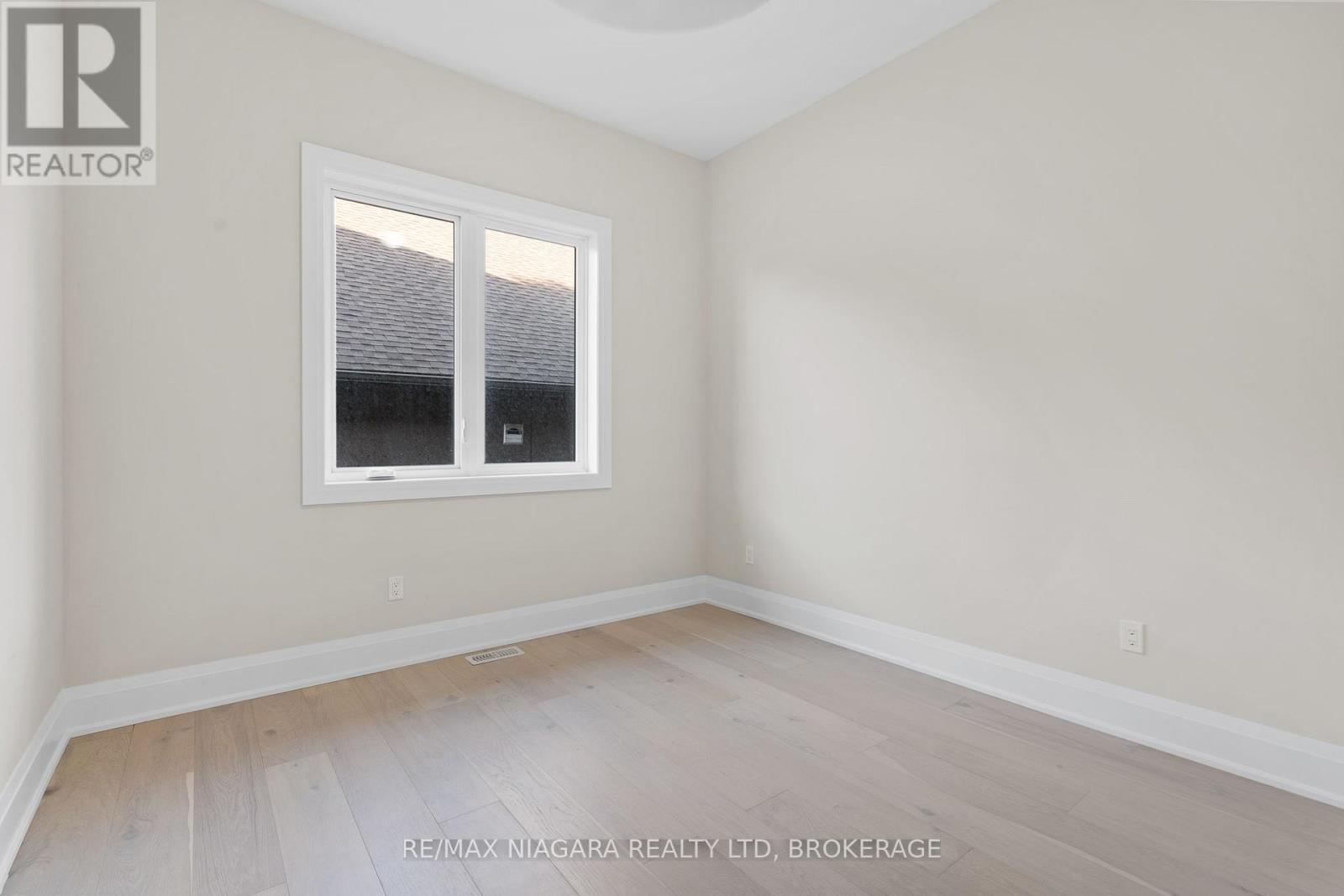 13 Kenmir Avenue, Niagara-On-The-Lake, Ontario L0S 1J0 - Photo 29 - X12503056