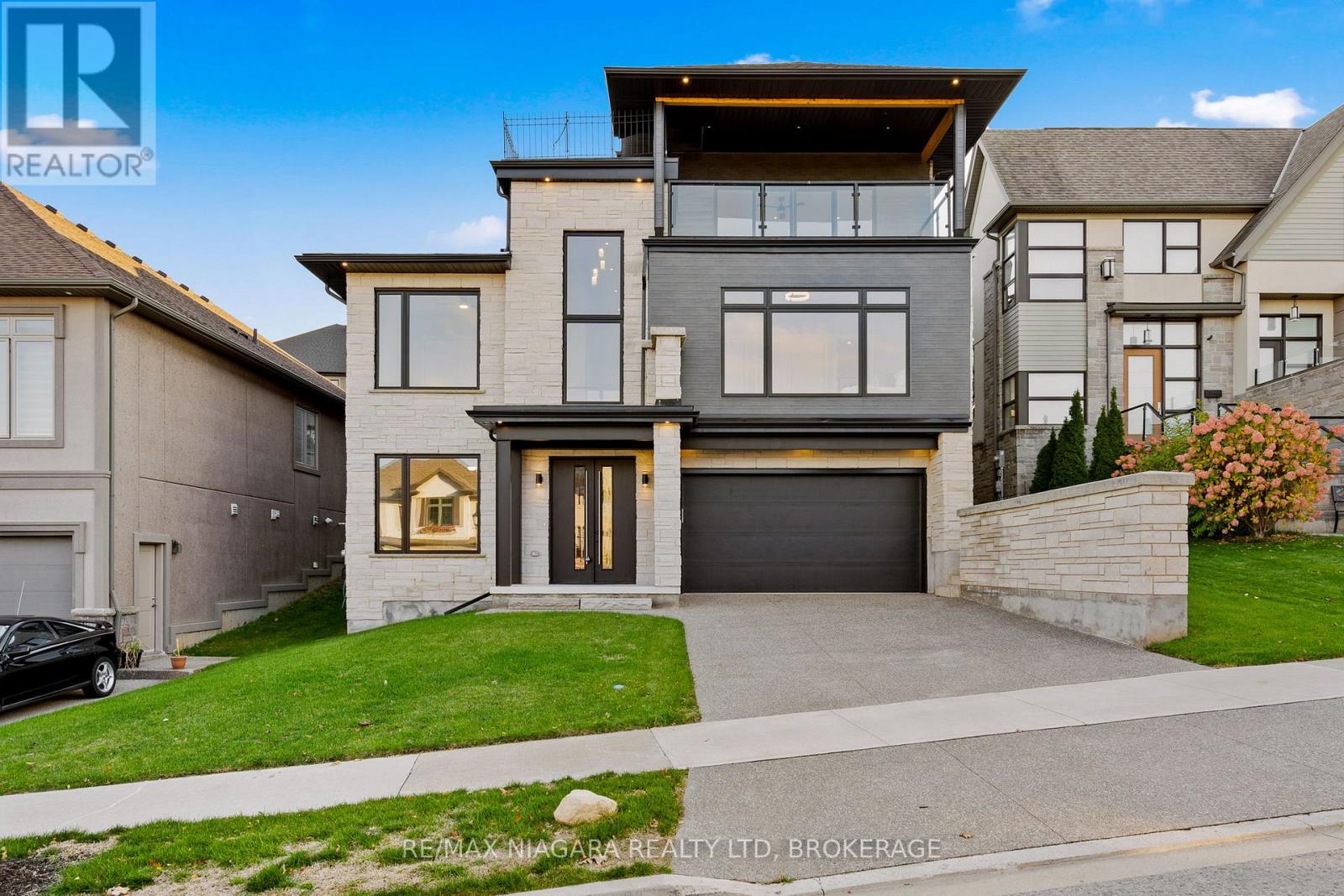 13 Kenmir Avenue, Niagara-On-The-Lake, Ontario L0S 1J0 - Photo 3 - X12503056