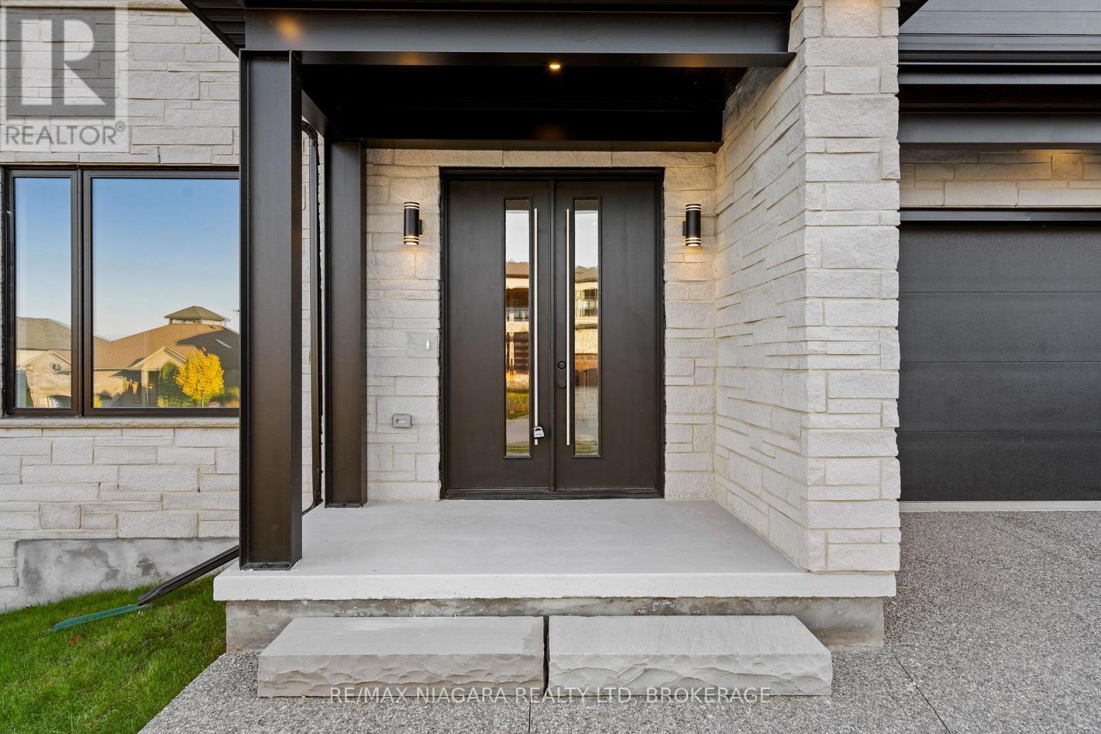 13 Kenmir Avenue, Niagara-On-The-Lake, Ontario L0S 1J0 - Photo 4 - X12503056