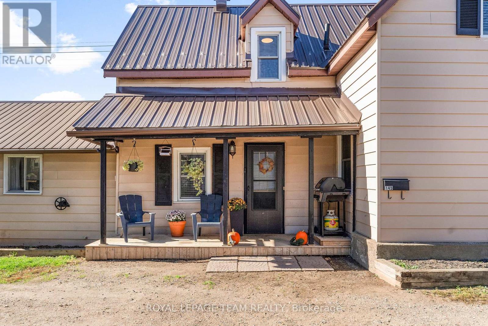 <h3>$409,900</h3><p>145 Munroe Avenue W, Renfrew, Ontario</p>