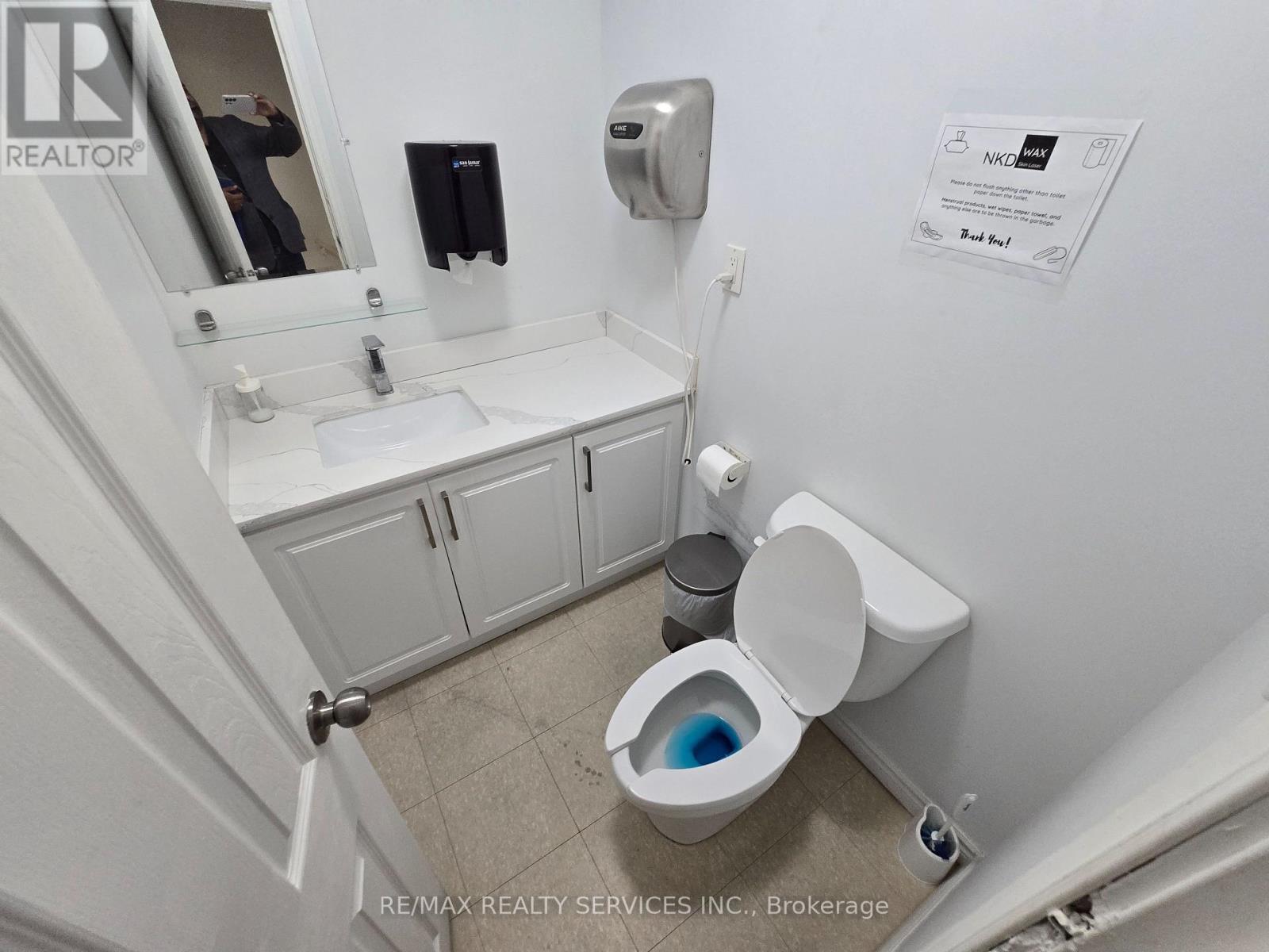 910 Bloor Street, Toronto, Ontario  M6H 1L1 - Photo 11 - W12503186