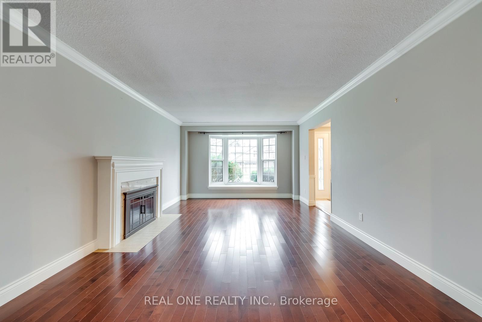 120 Blyth Crescent, Oakville, Ontario  L6J 5H6 - Photo 10 - W12503238