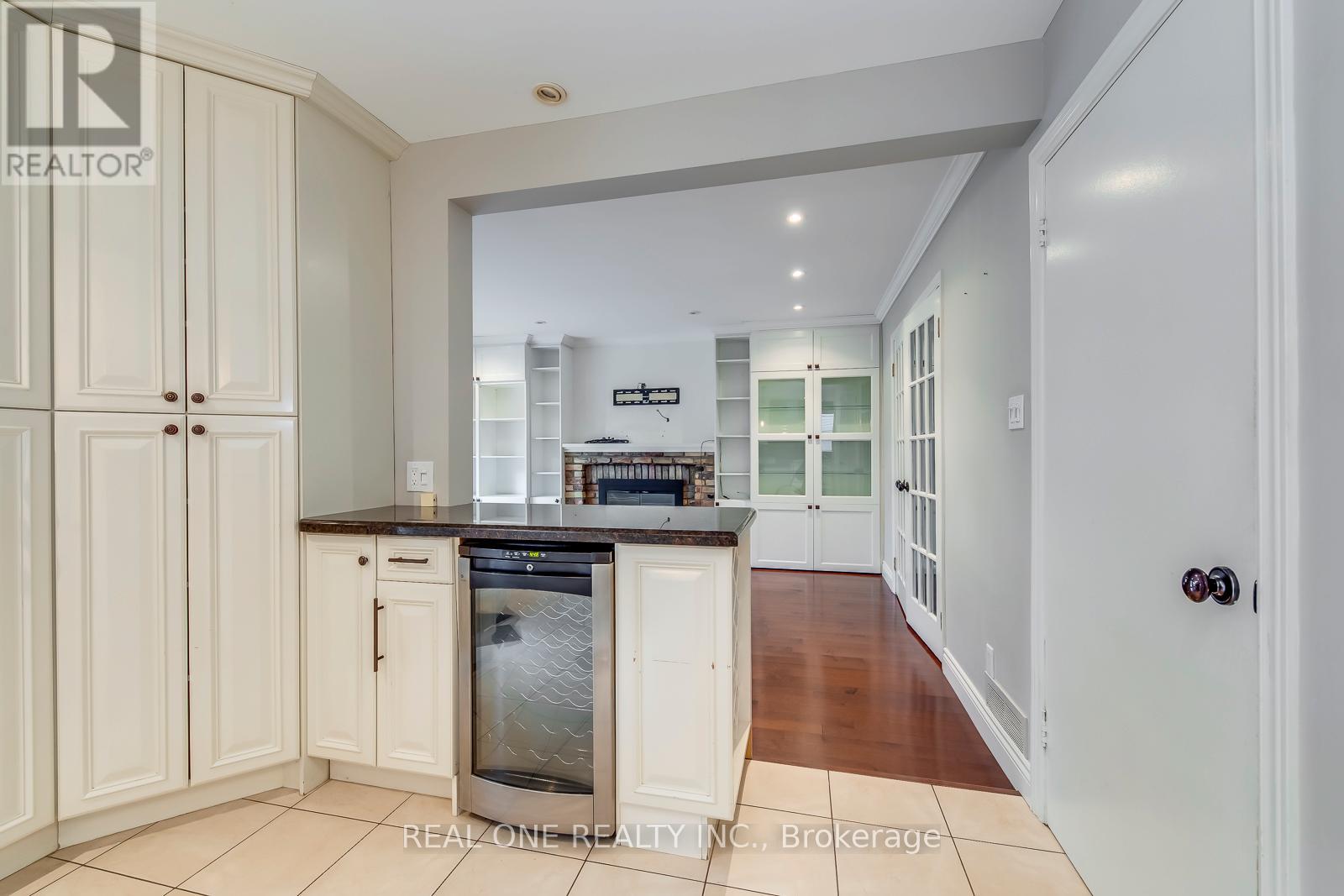 120 Blyth Crescent, Oakville, Ontario  L6J 5H6 - Photo 16 - W12503238