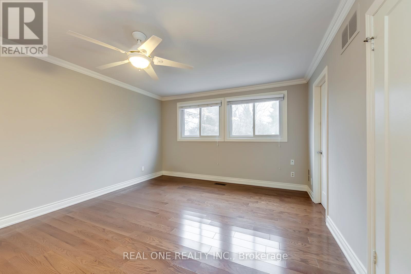 120 Blyth Crescent, Oakville, Ontario  L6J 5H6 - Photo 24 - W12503238