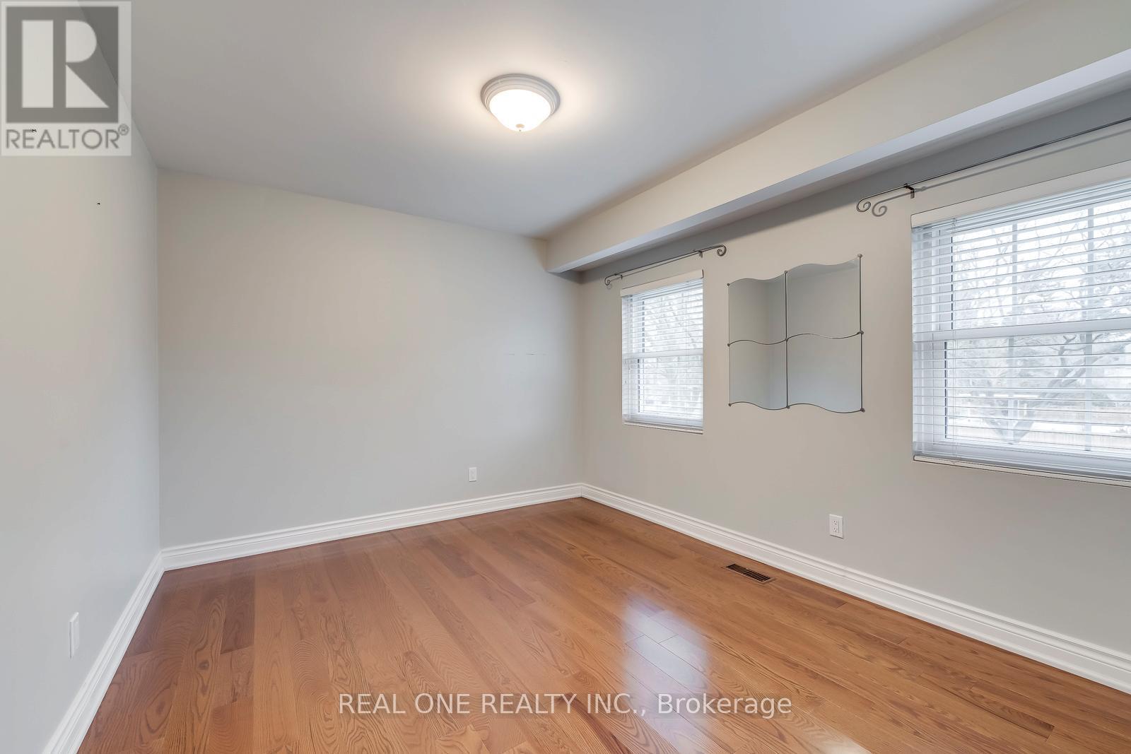 120 Blyth Crescent, Oakville, Ontario  L6J 5H6 - Photo 27 - W12503238