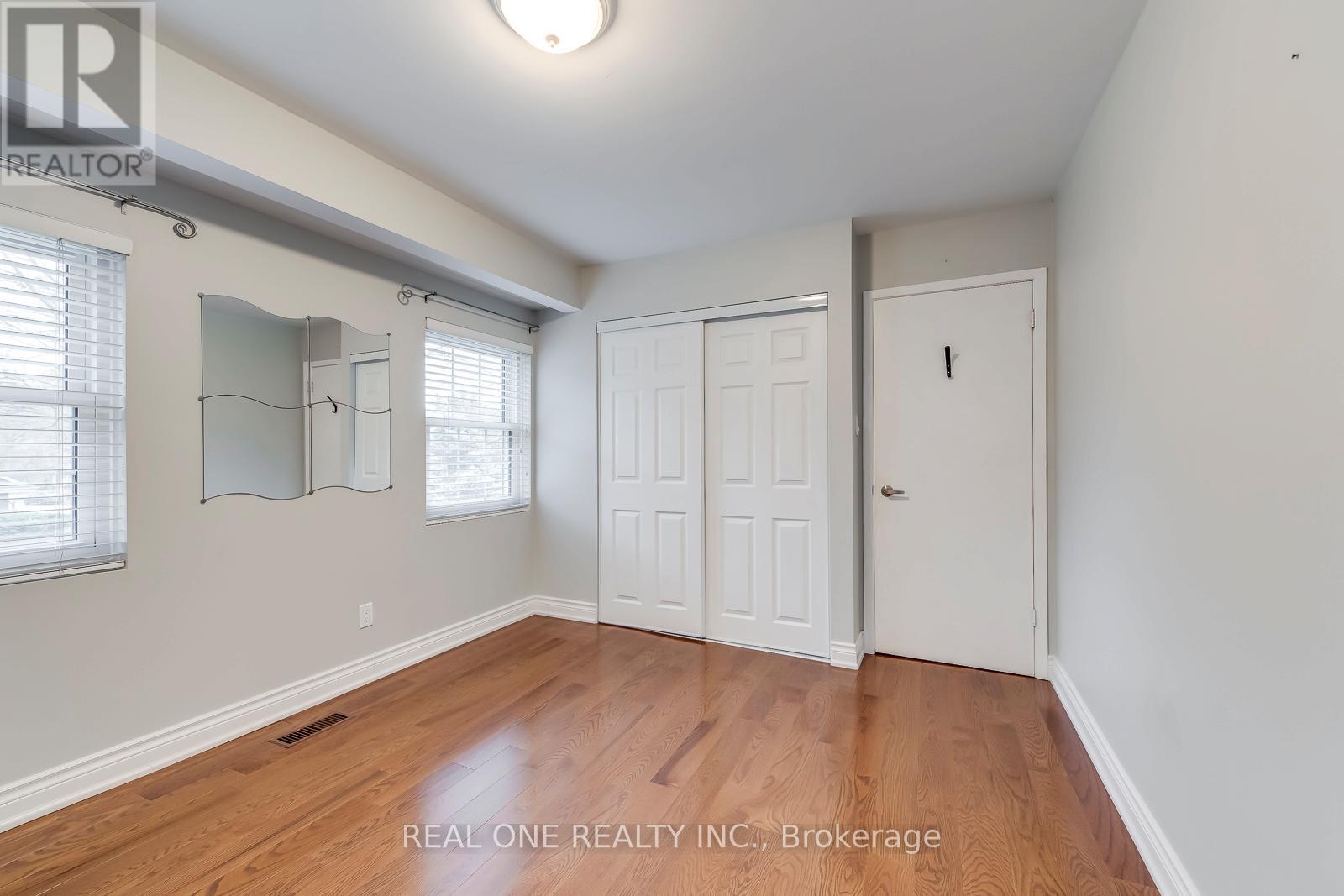 120 Blyth Crescent, Oakville, Ontario  L6J 5H6 - Photo 28 - W12503238