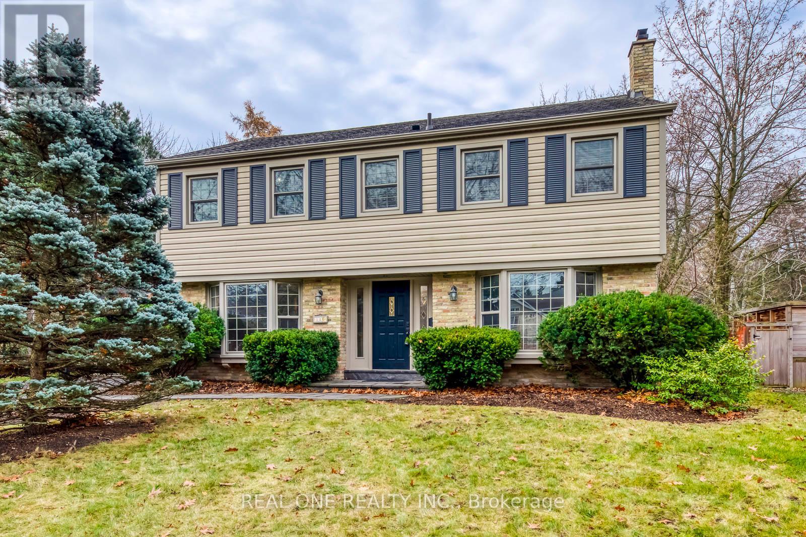 120 Blyth Crescent, Oakville, Ontario  L6J 5H6 - Photo 3 - W12503238