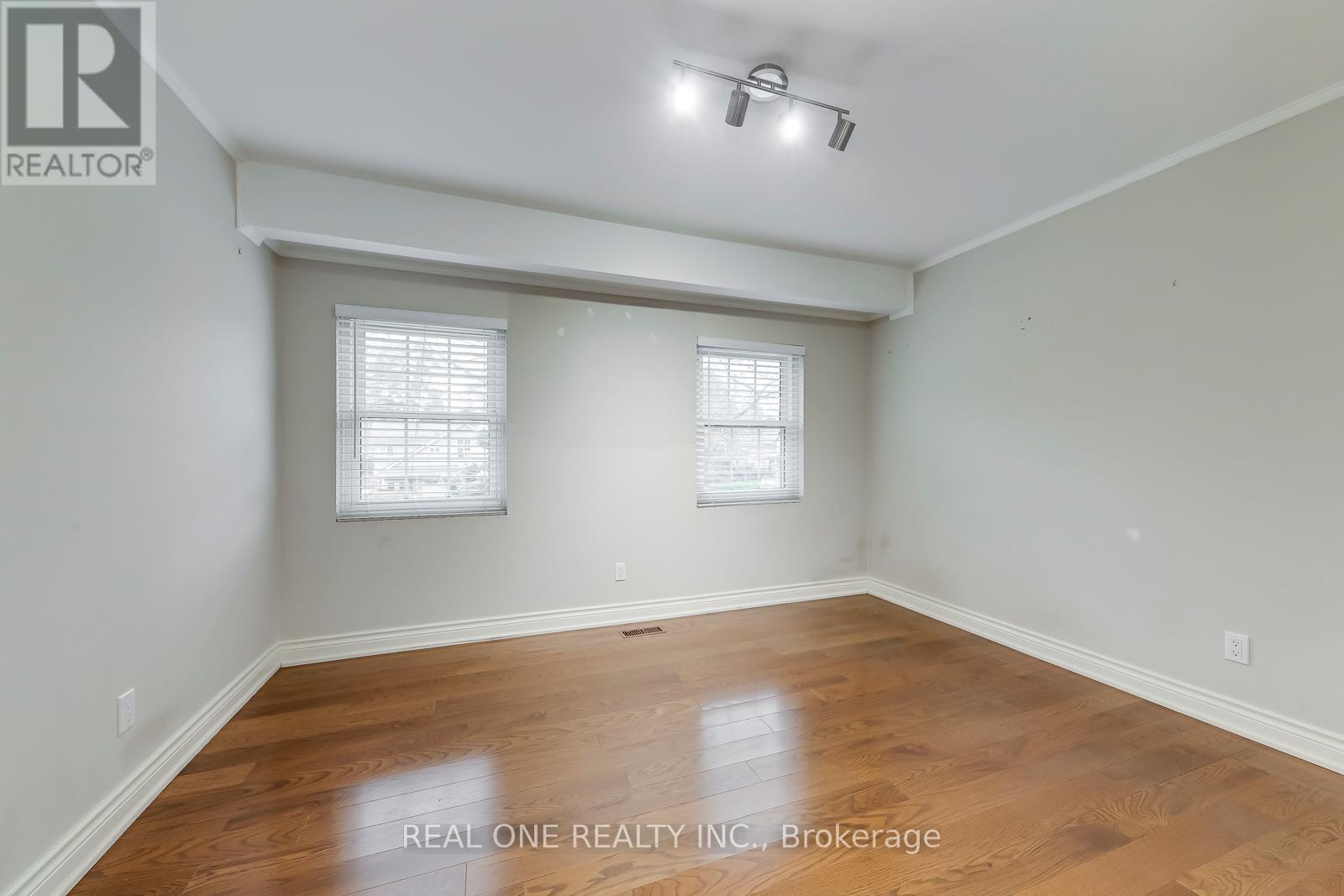 120 Blyth Crescent, Oakville, Ontario  L6J 5H6 - Photo 30 - W12503238