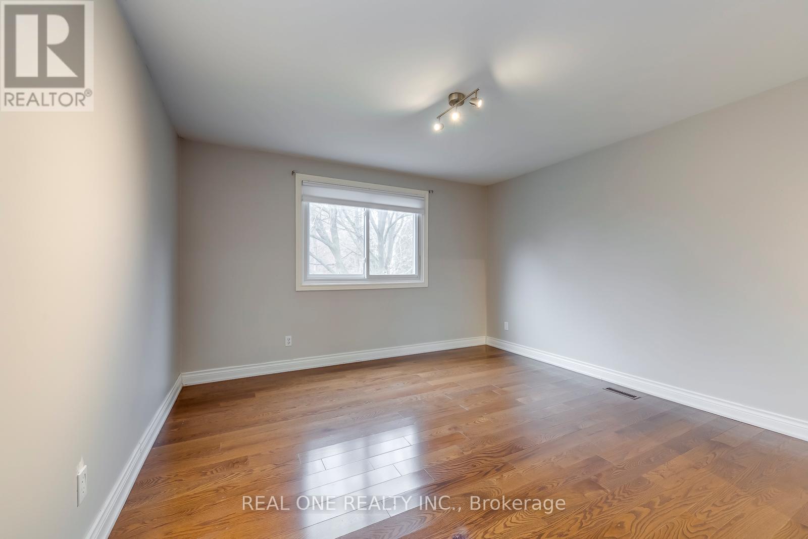 120 Blyth Crescent, Oakville, Ontario  L6J 5H6 - Photo 31 - W12503238