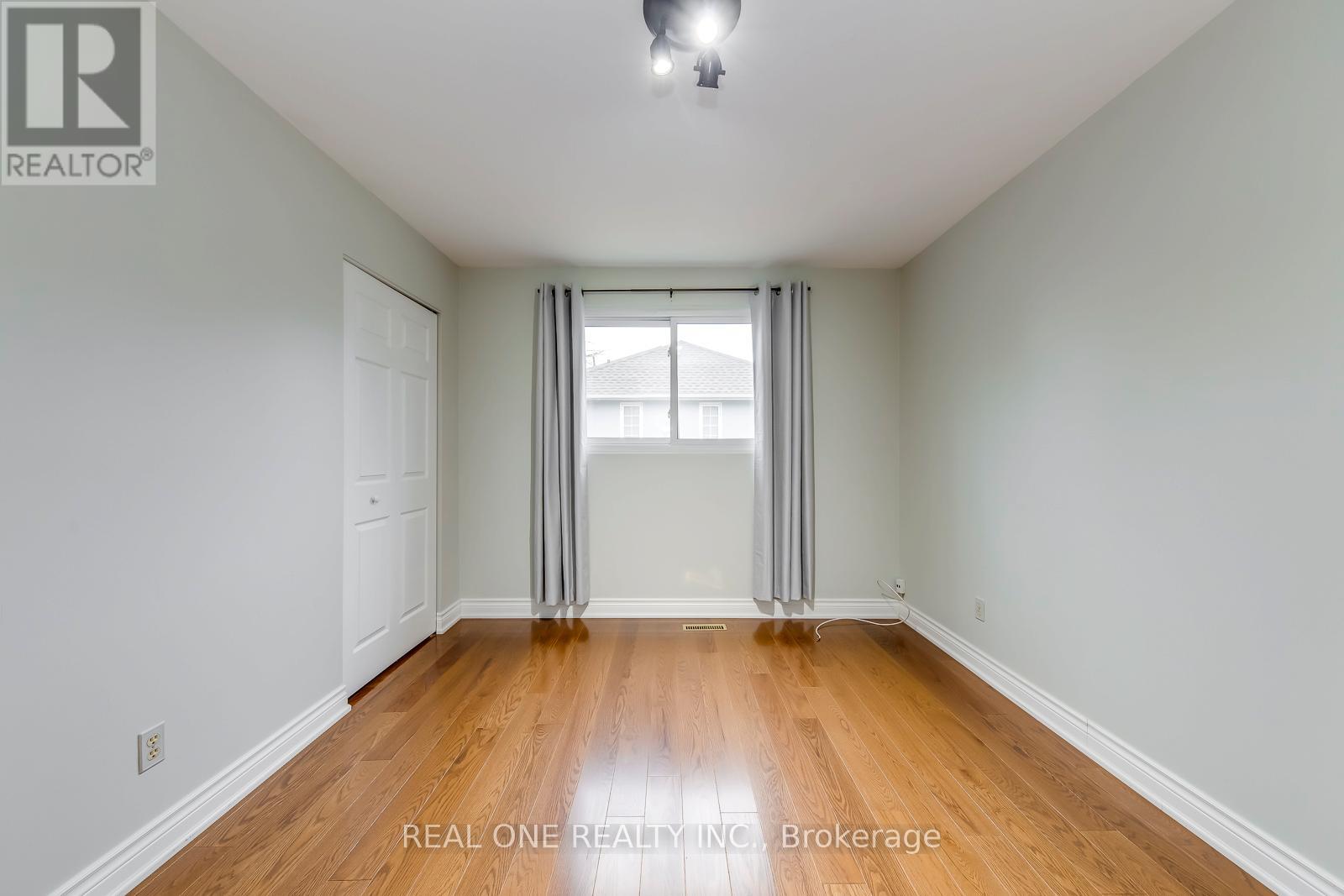 120 Blyth Crescent, Oakville, Ontario  L6J 5H6 - Photo 34 - W12503238