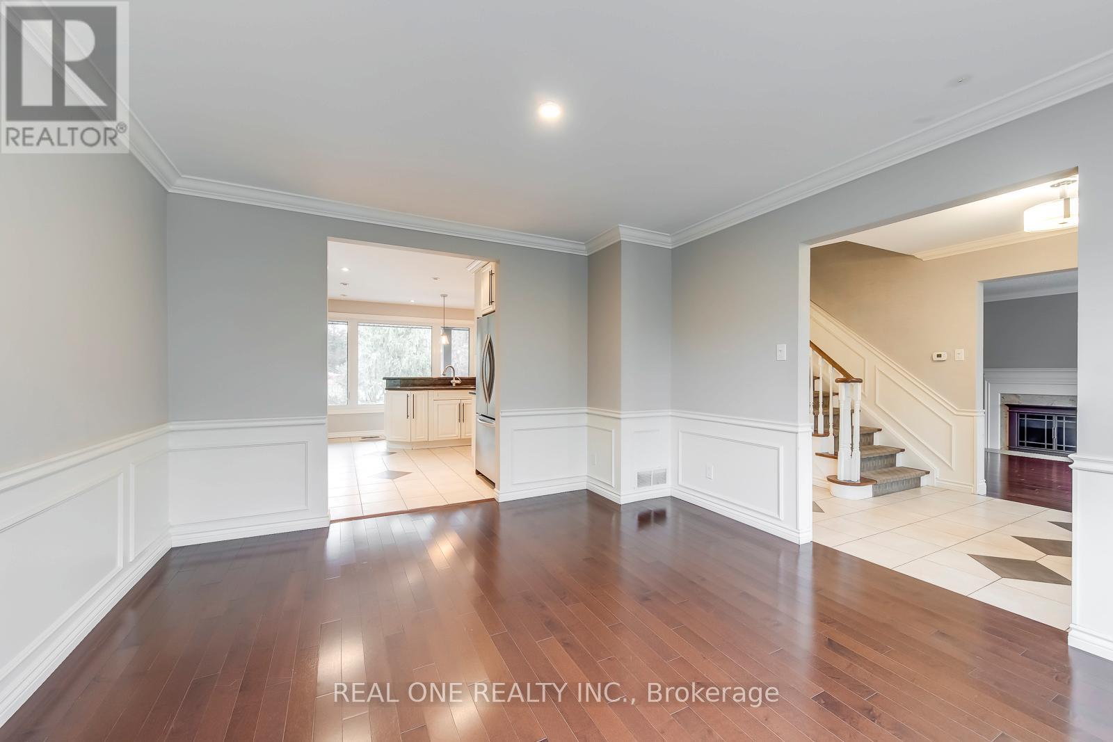 120 Blyth Crescent, Oakville, Ontario  L6J 5H6 - Photo 7 - W12503238