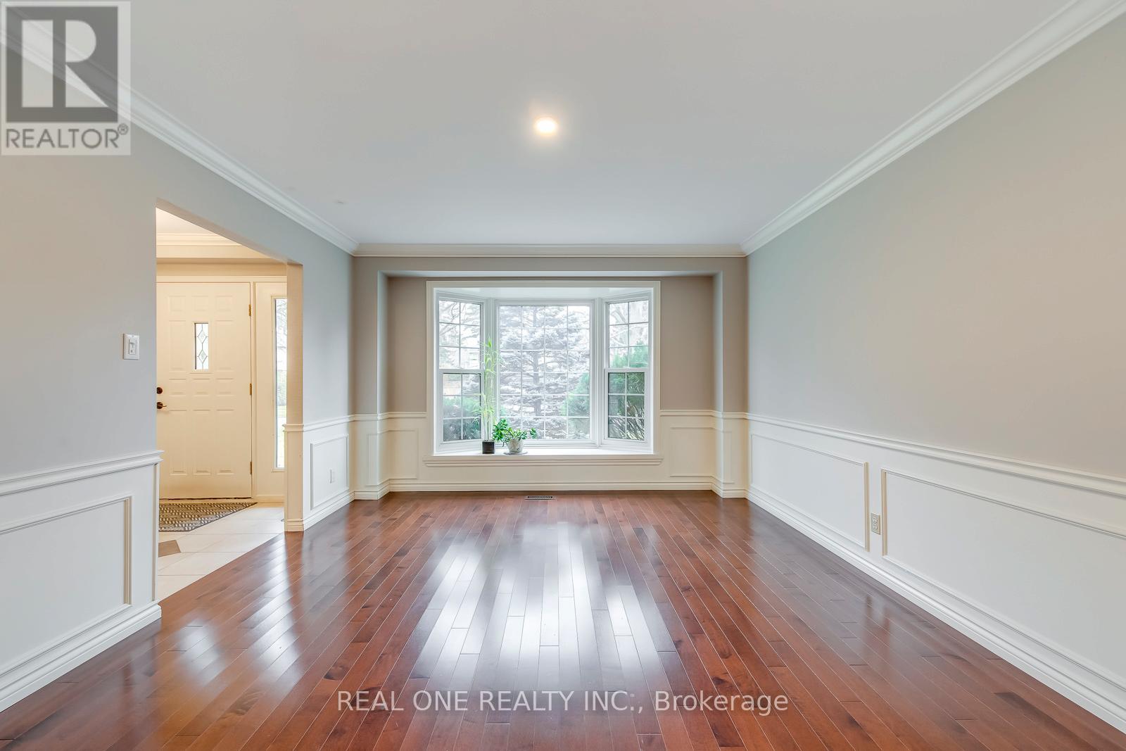 120 Blyth Crescent, Oakville, Ontario  L6J 5H6 - Photo 8 - W12503238