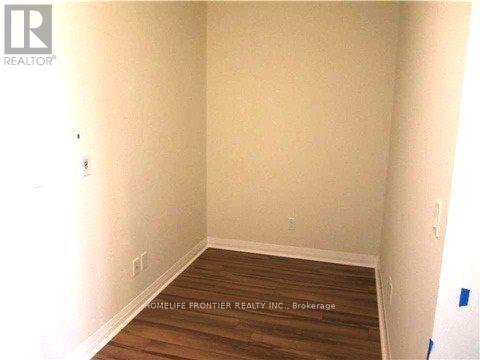 1106 - 55 Eglinton Avenue W, Mississauga, Ontario  L5R 0E4 - Photo 8 - W12503258