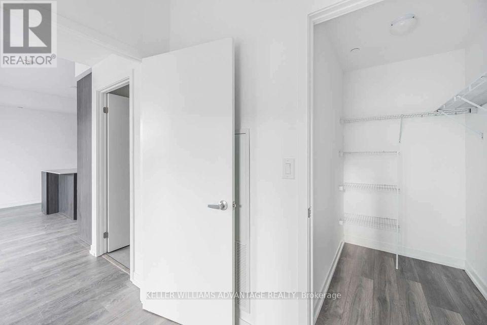 1704 - 2520 Eglinton Avenue W, Mississauga, Ontario  L5M 0Y2 - Photo 7 - W12503278