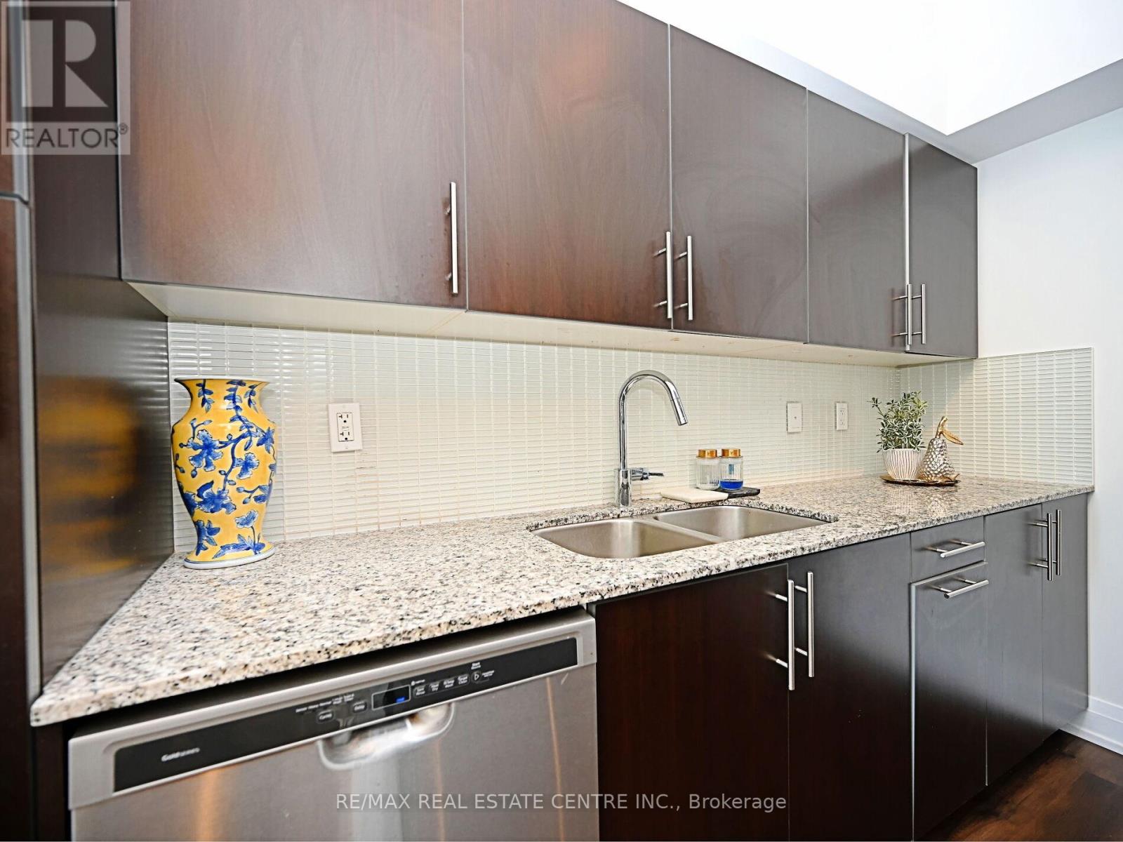 505 - 65 Speers Road, Oakville, Ontario  L6K 0J1 - Photo 19 - W12503290