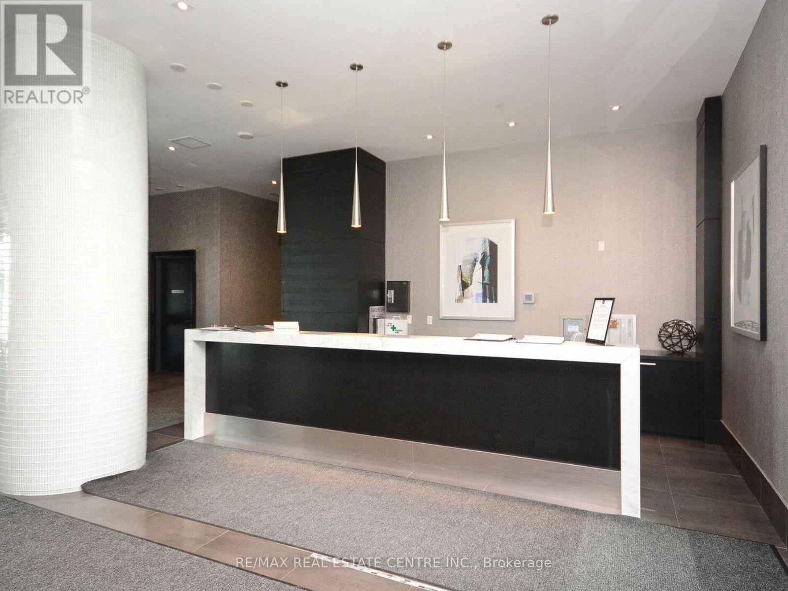 505 - 65 Speers Road, Oakville, Ontario  L6K 0J1 - Photo 2 - W12503290