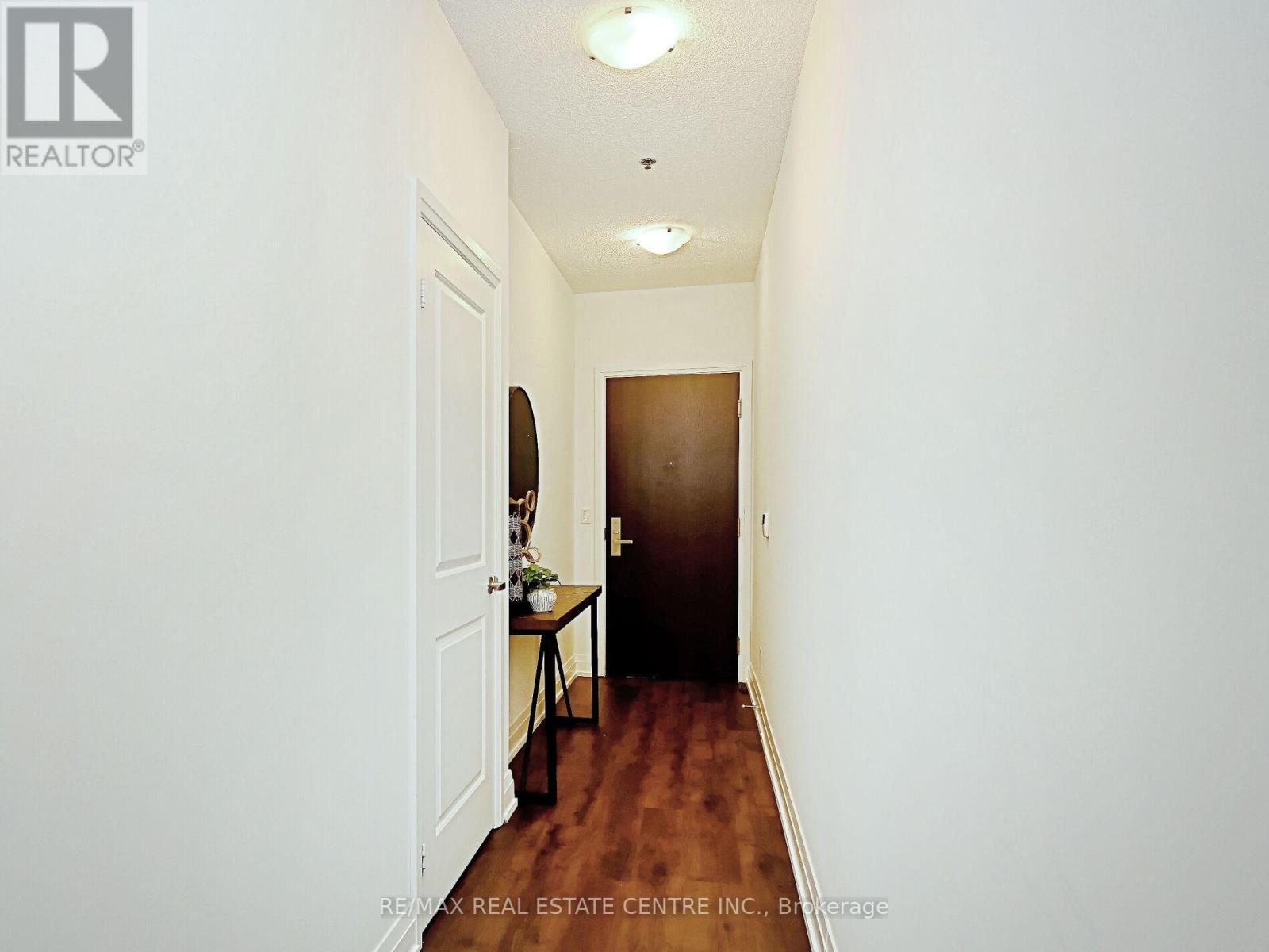 505 - 65 Speers Road, Oakville, Ontario  L6K 0J1 - Photo 5 - W12503290