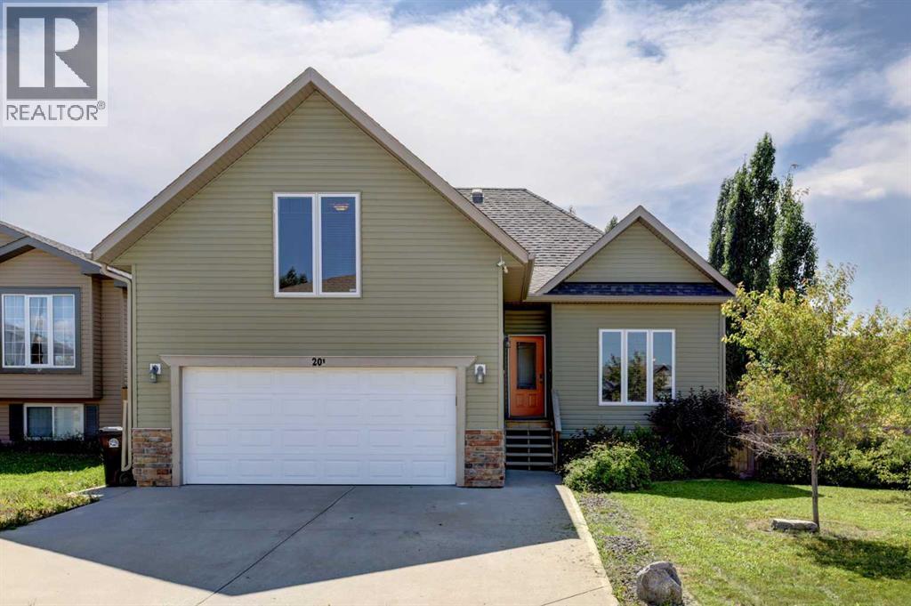 201 11a Avenue Ne, Sundre, Alberta  T0M 1X0 - Photo 1 - A2244777