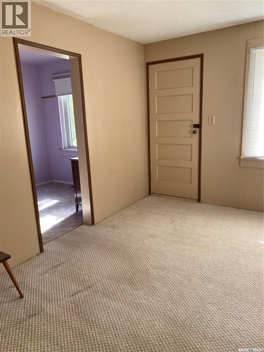 301 Shurygalo Road, Bienfait, Saskatchewan  S0C 0M0 - Photo 15 - SK022266