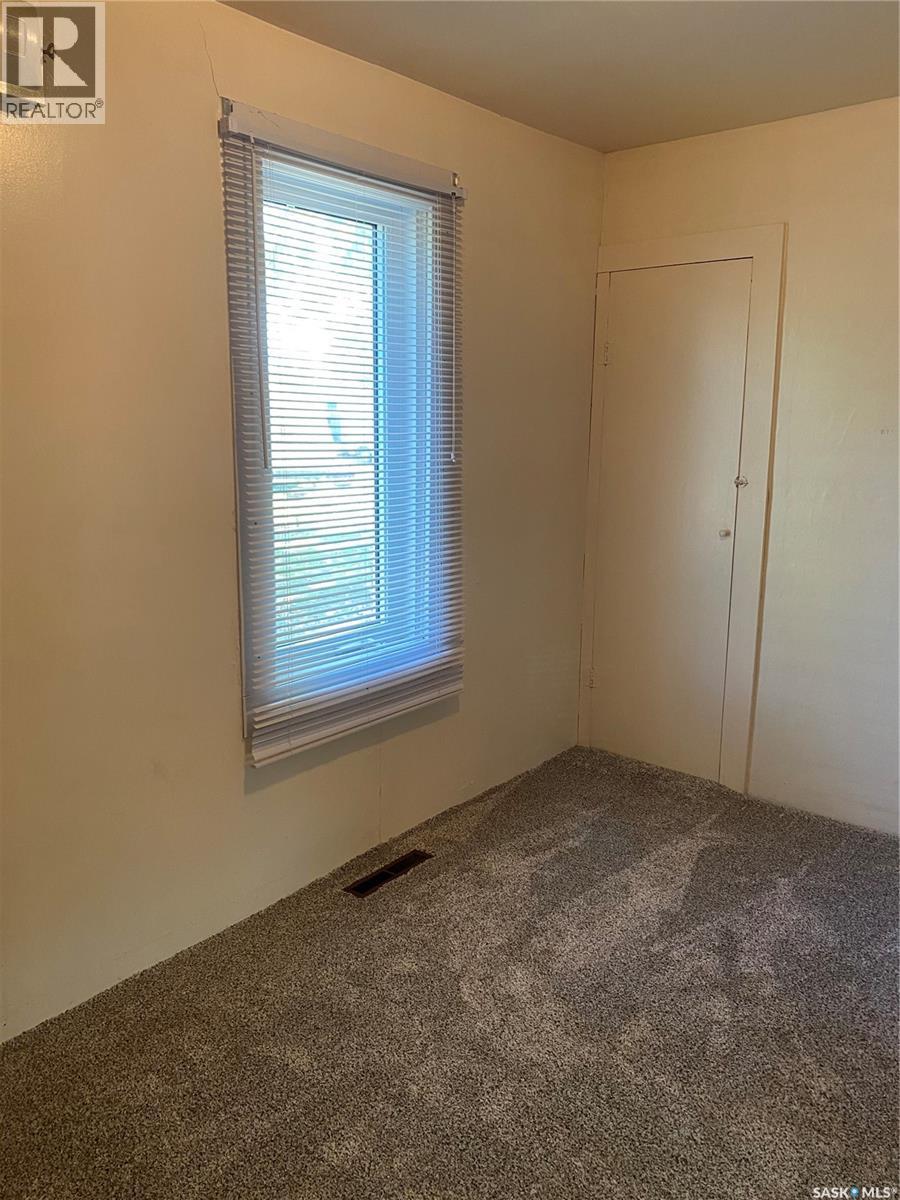 301 Shurygalo Road, Bienfait, Saskatchewan  S0C 0M0 - Photo 20 - SK022266