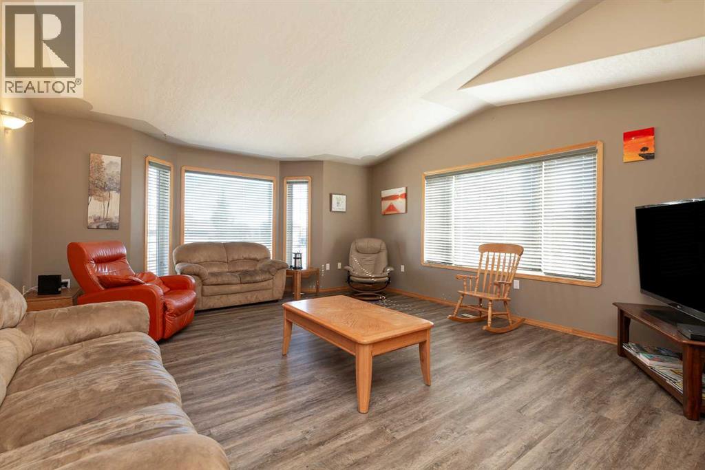 1243 Tumbleweed Avenue, Pincher Creek, Alberta  T0K 1W0 - Photo 4 - A2263295