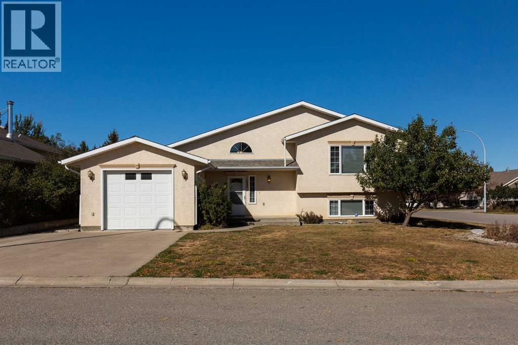 1243 Tumbleweed Avenue, Pincher Creek, Alberta