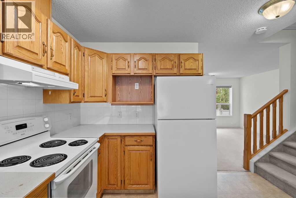 31 Silvergrove Close Nw, Calgary, Alberta  T3B 5R4 - Photo 12 - A2247775