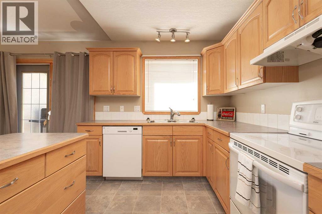 1243 Tumbleweed Avenue, Pincher Creek, Alberta  T0K 1W0 - Photo 10 - A2263295